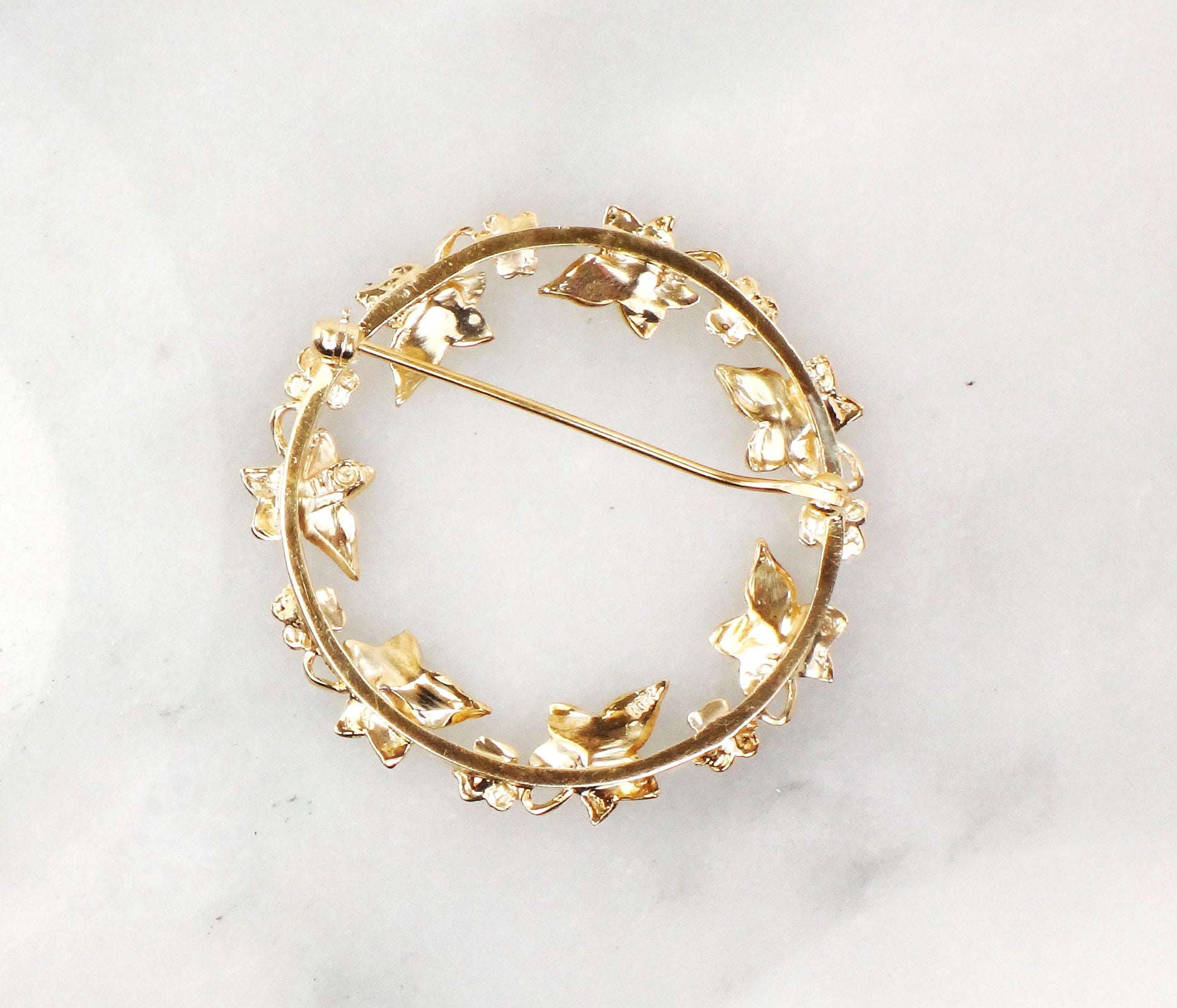 Vintage 10k Gold Ivy Wreath Pin - Jeweled Yellow Gold Circle Pin - Circa 1970's with Victorian Style