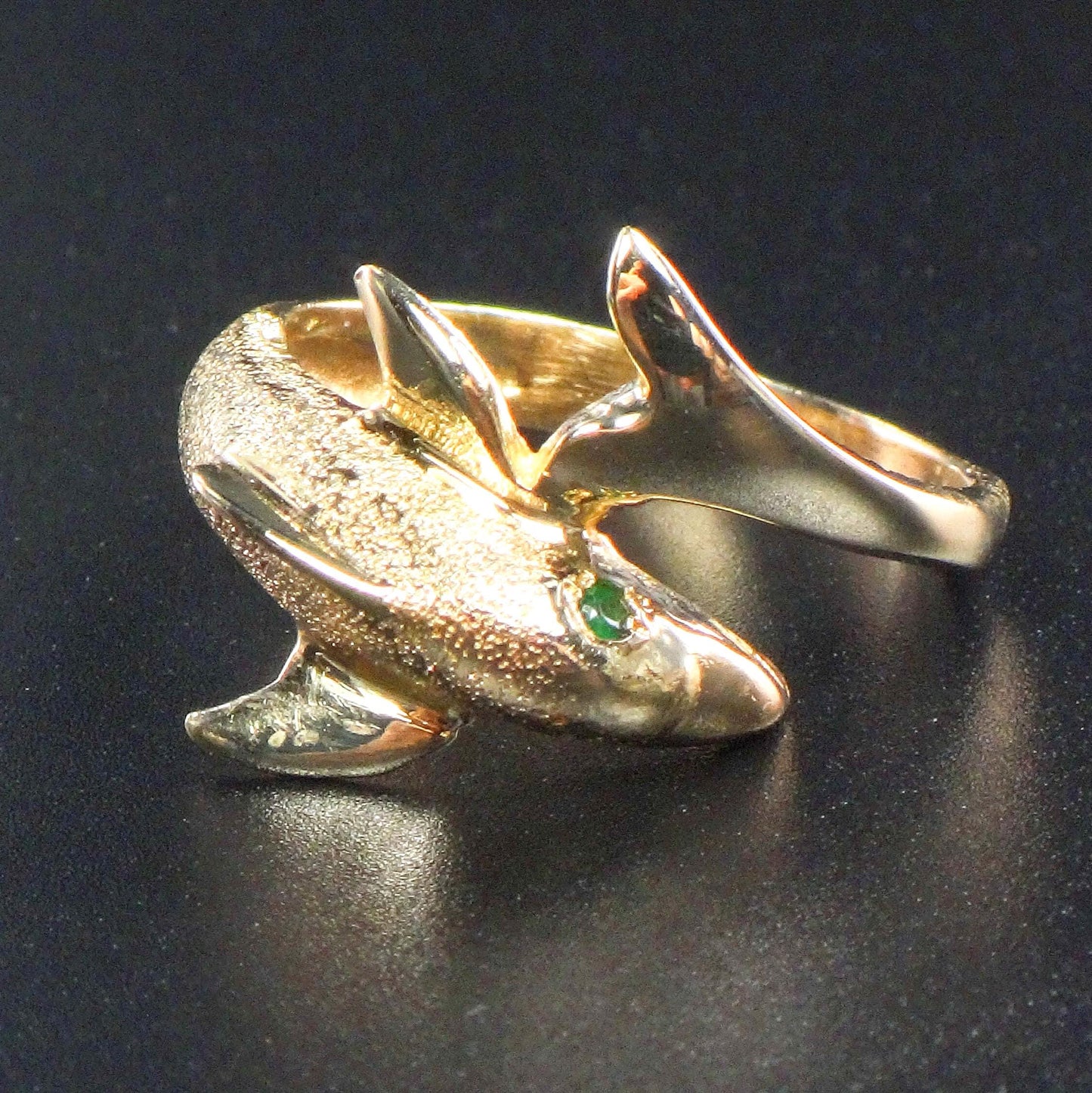 Vintage 14k Yellow Gold Dolphin Ring with Emerald Eyes, Ocean Sea Marine Life Nautical Jewelry Size 8.5