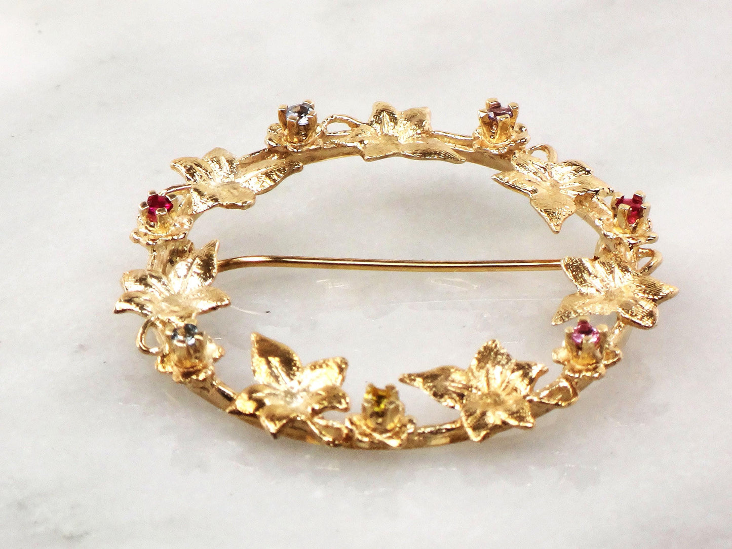 Vintage 10k Gold Ivy Wreath Pin - Jeweled Yellow Gold Circle Pin - Circa 1970's with Victorian Style