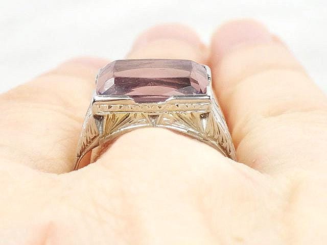 Vintage 18k White Gold Natural Amethyst Ring - Art Deco Antique Purple Stone Ring - Size 6 1/2 - Circa 1920's