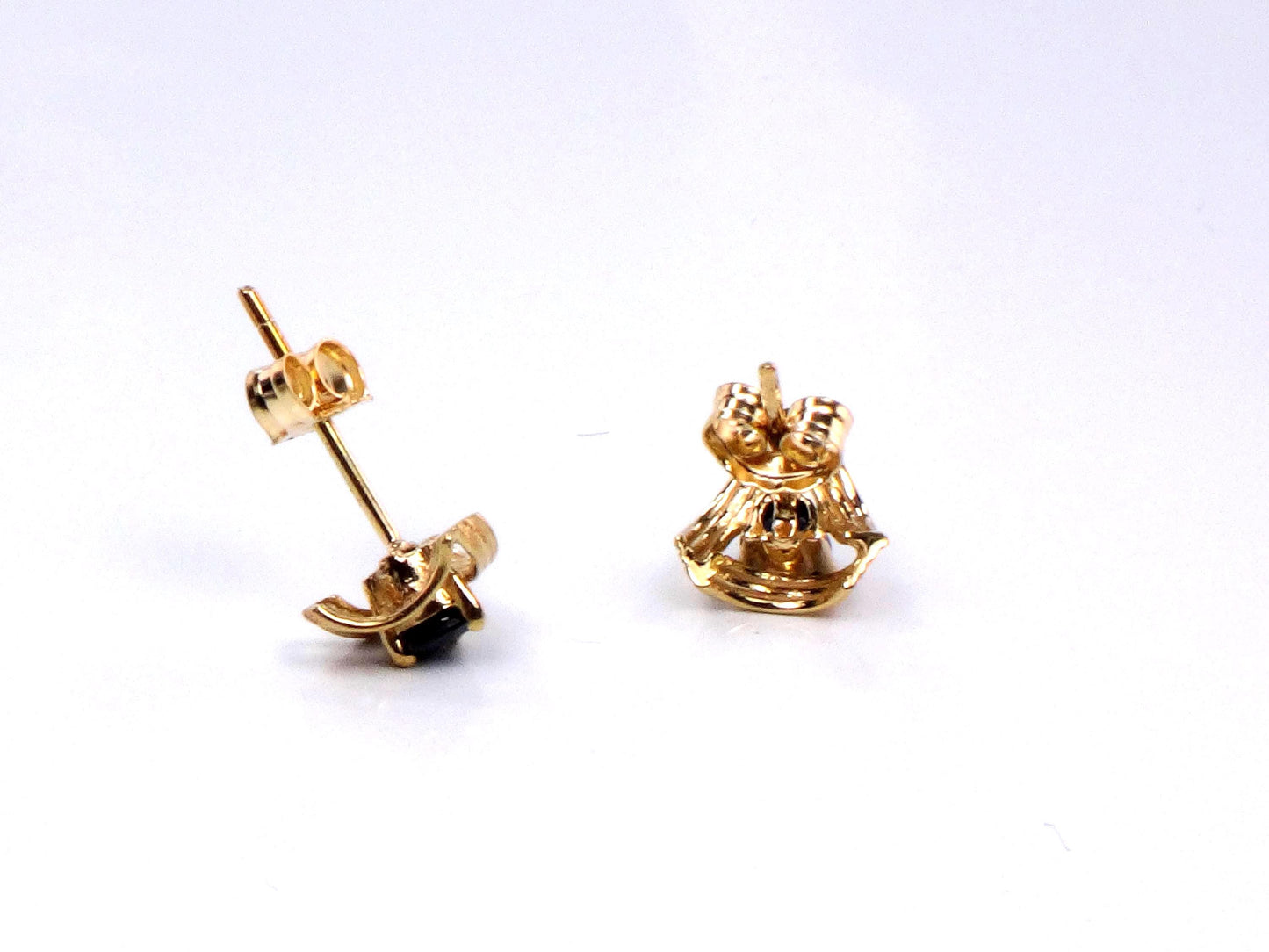Vintage 14k Yellow Gold Sapphire Stud Earrings