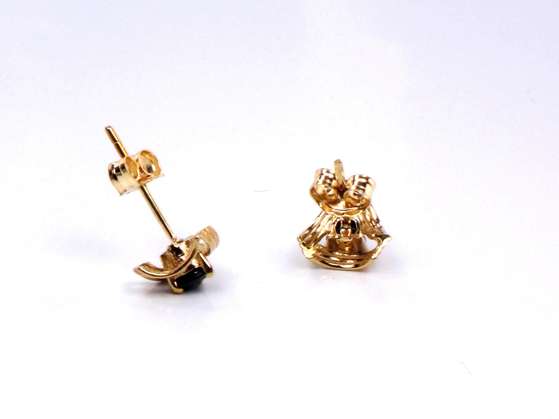 Vintage 14k Yellow Gold Sapphire Stud Earrings
