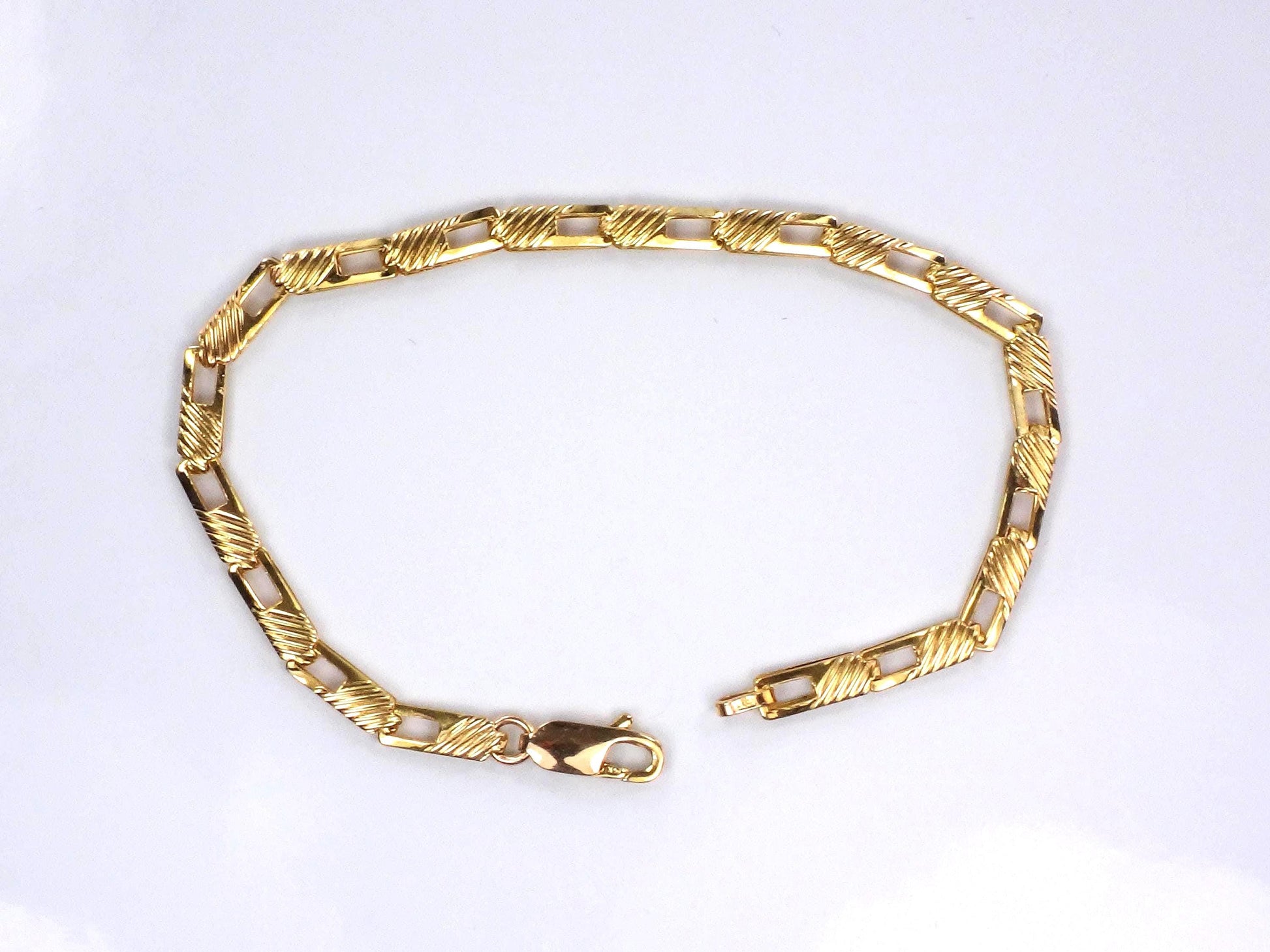 Vintage 14k Yellow Gold Ribbed Fancy Link Bracelet: 7", Italy