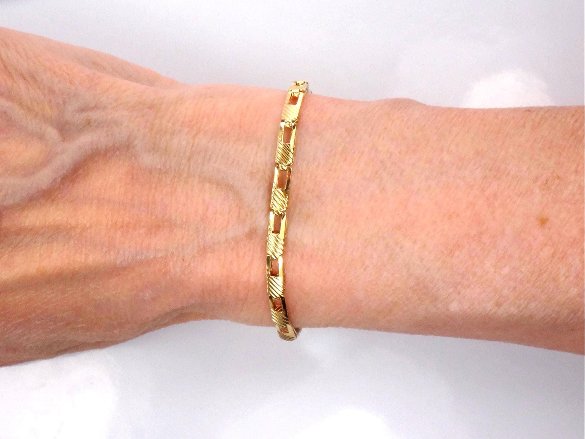 Vintage 14k Yellow Gold Ribbed Fancy Link Bracelet: 7", Italy