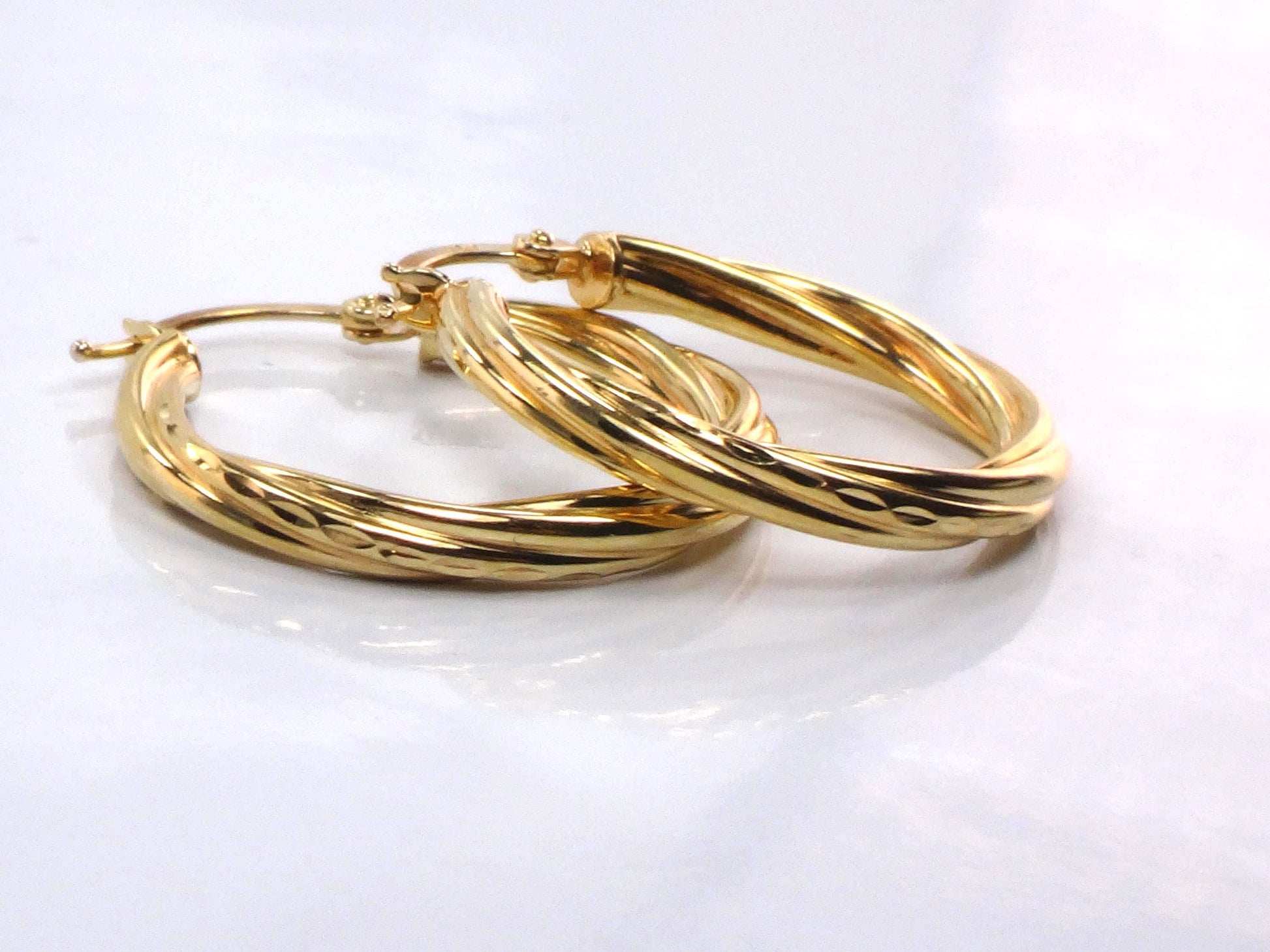 Vintage 18k Yellow Gold Twist Hoop Earrings 15/16", 3 mm