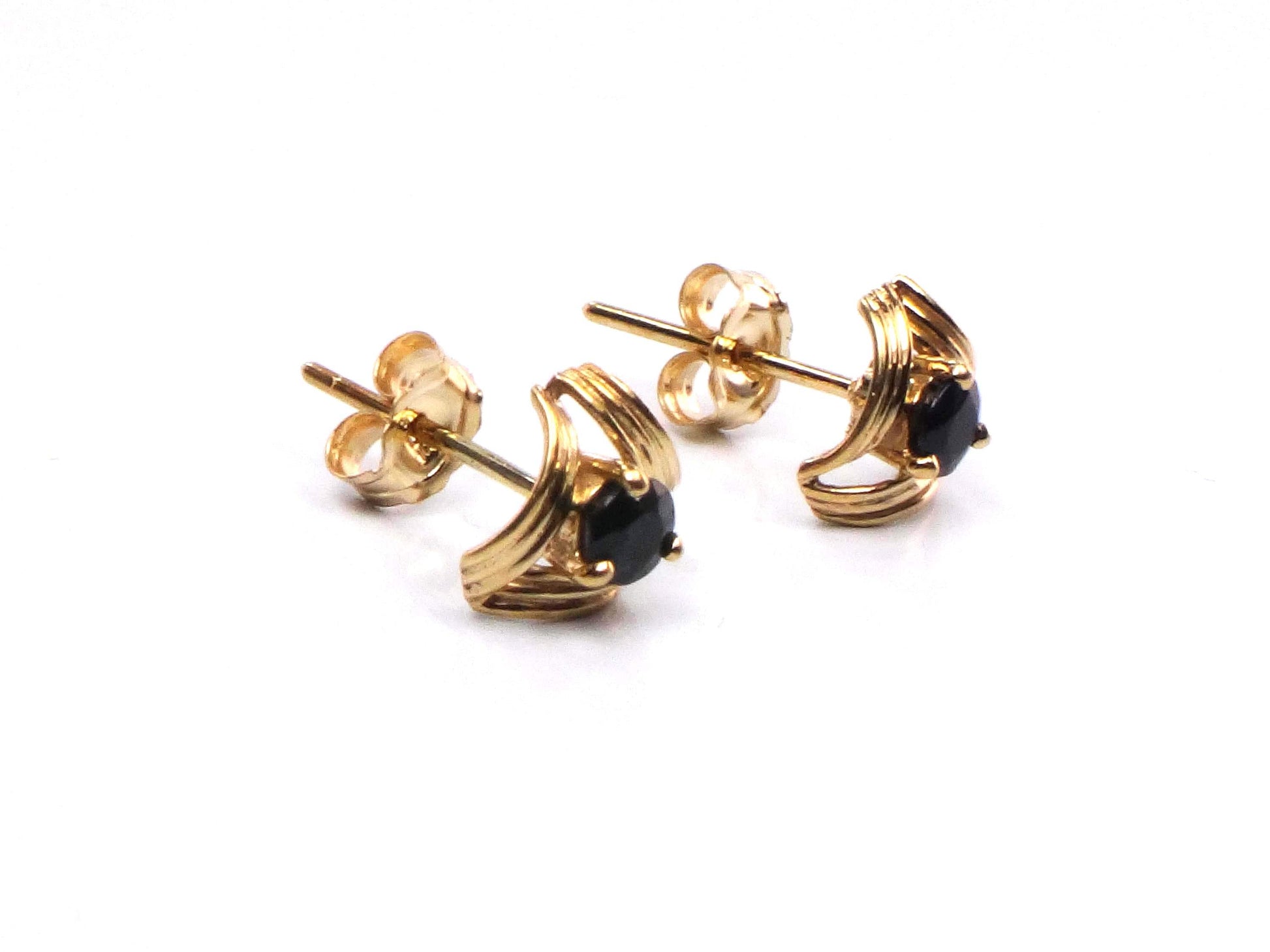 Vintage 14k Yellow Gold Sapphire Stud Earrings