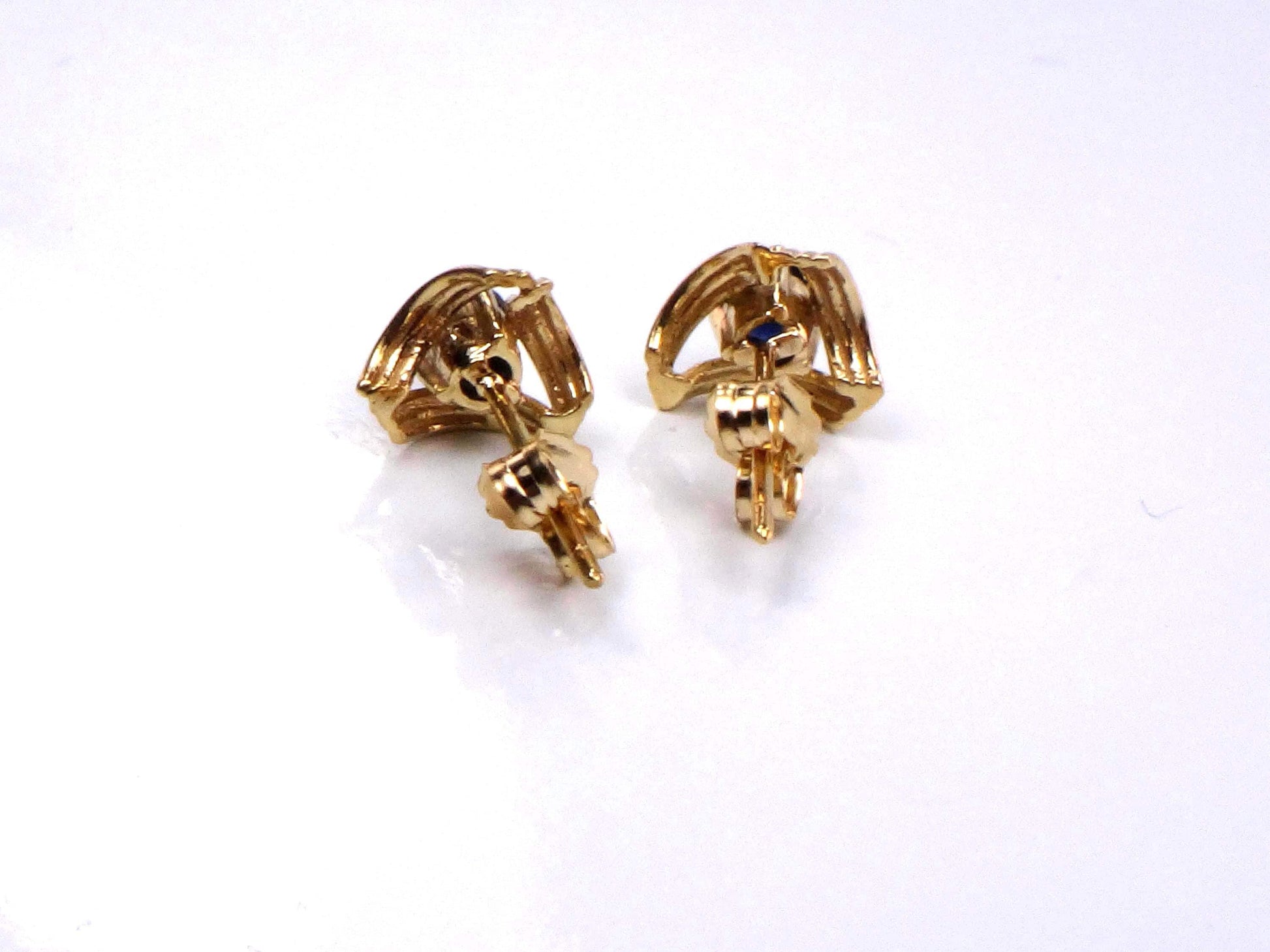 Vintage 14k Yellow Gold Sapphire Stud Earrings