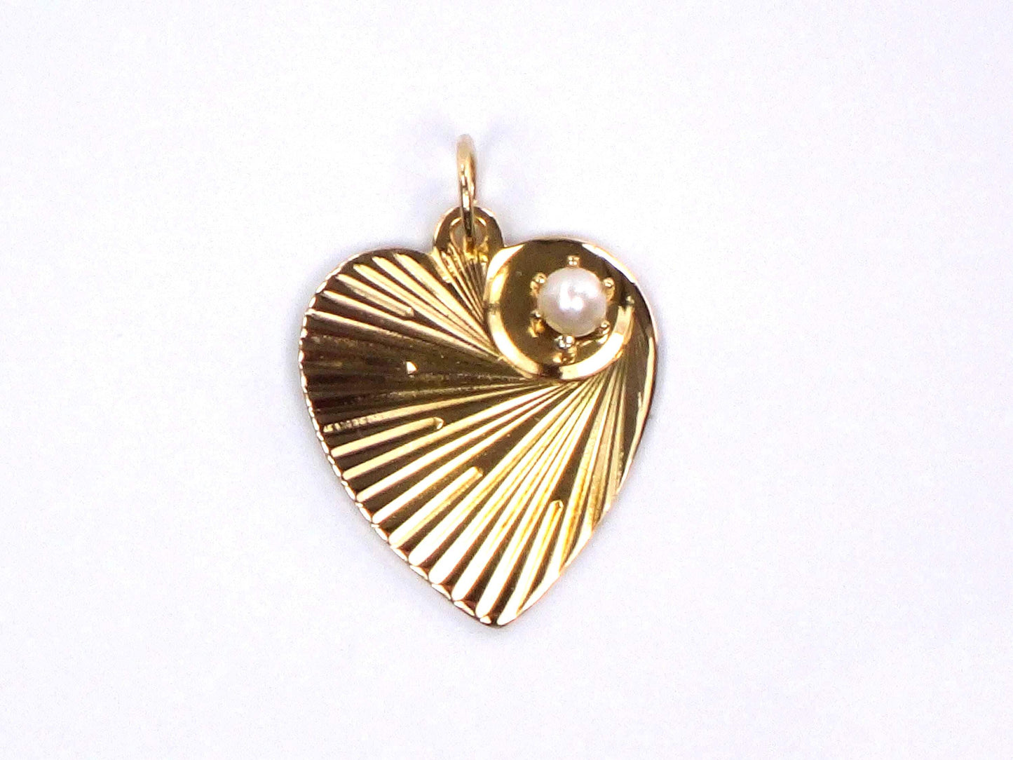 Vintage 14k Gold Heart Pendant: Pearl and Sunburst Design