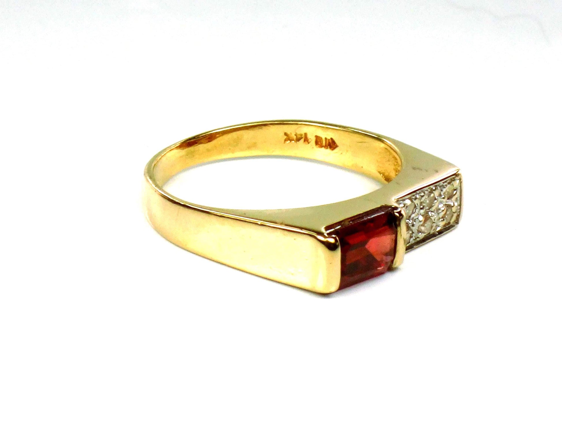 Vintage 14k Yellow Gold Garnet & Diamond Ring - 1970s Size 4.5