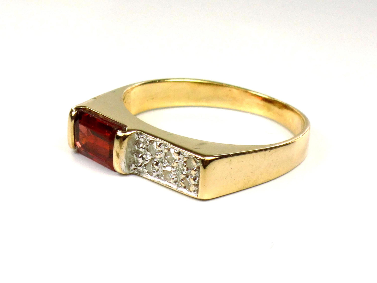 Vintage 14k Yellow Gold Garnet & Diamond Ring - 1970s Size 4.5
