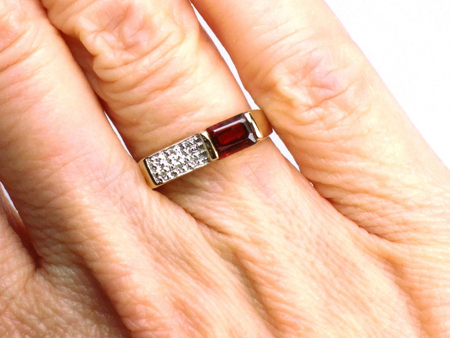 Vintage 14k Yellow Gold Garnet & Diamond Ring - 1970s Size 4.5