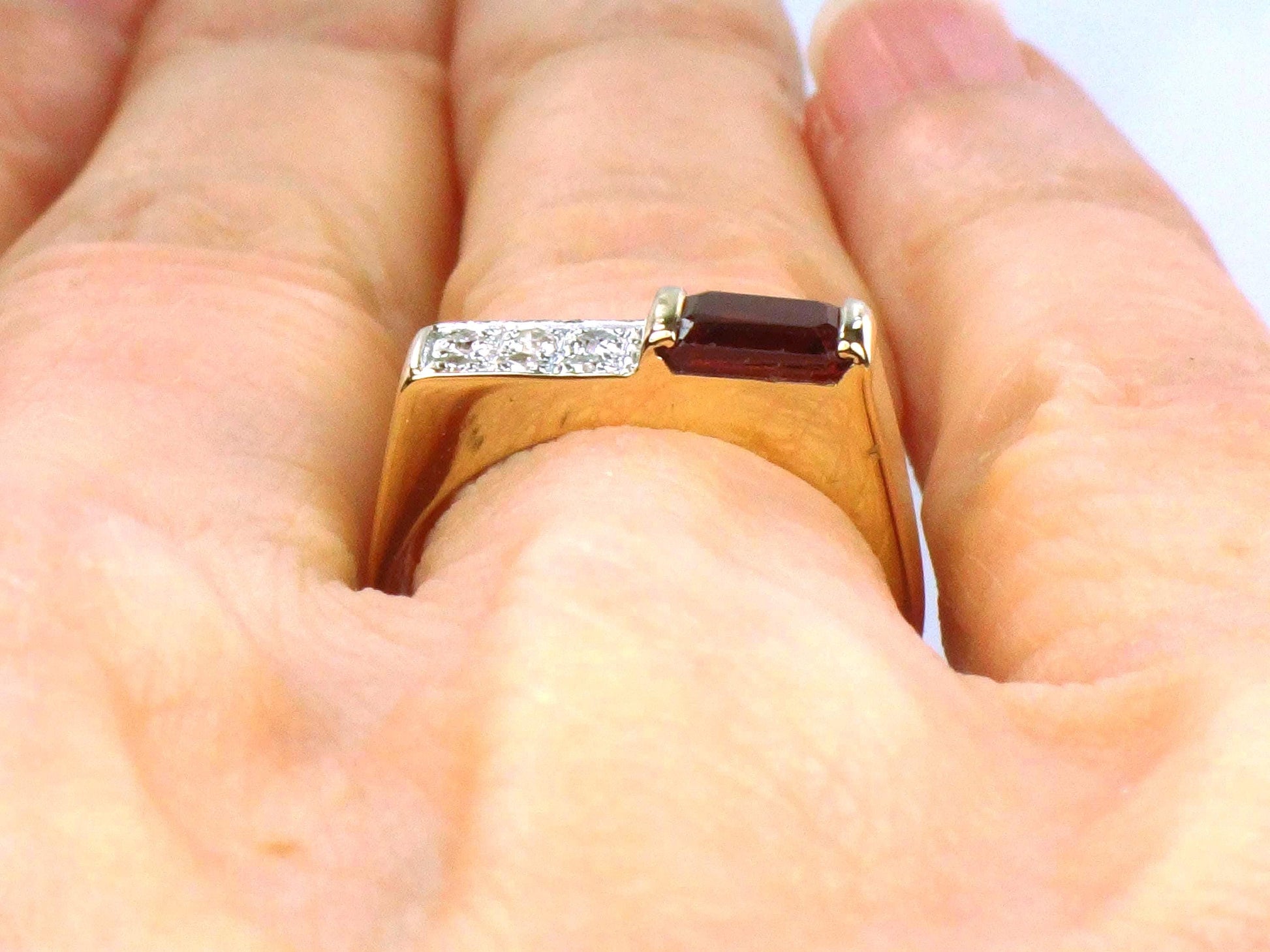 Vintage 14k Yellow Gold Garnet & Diamond Ring - 1970s Size 4.5