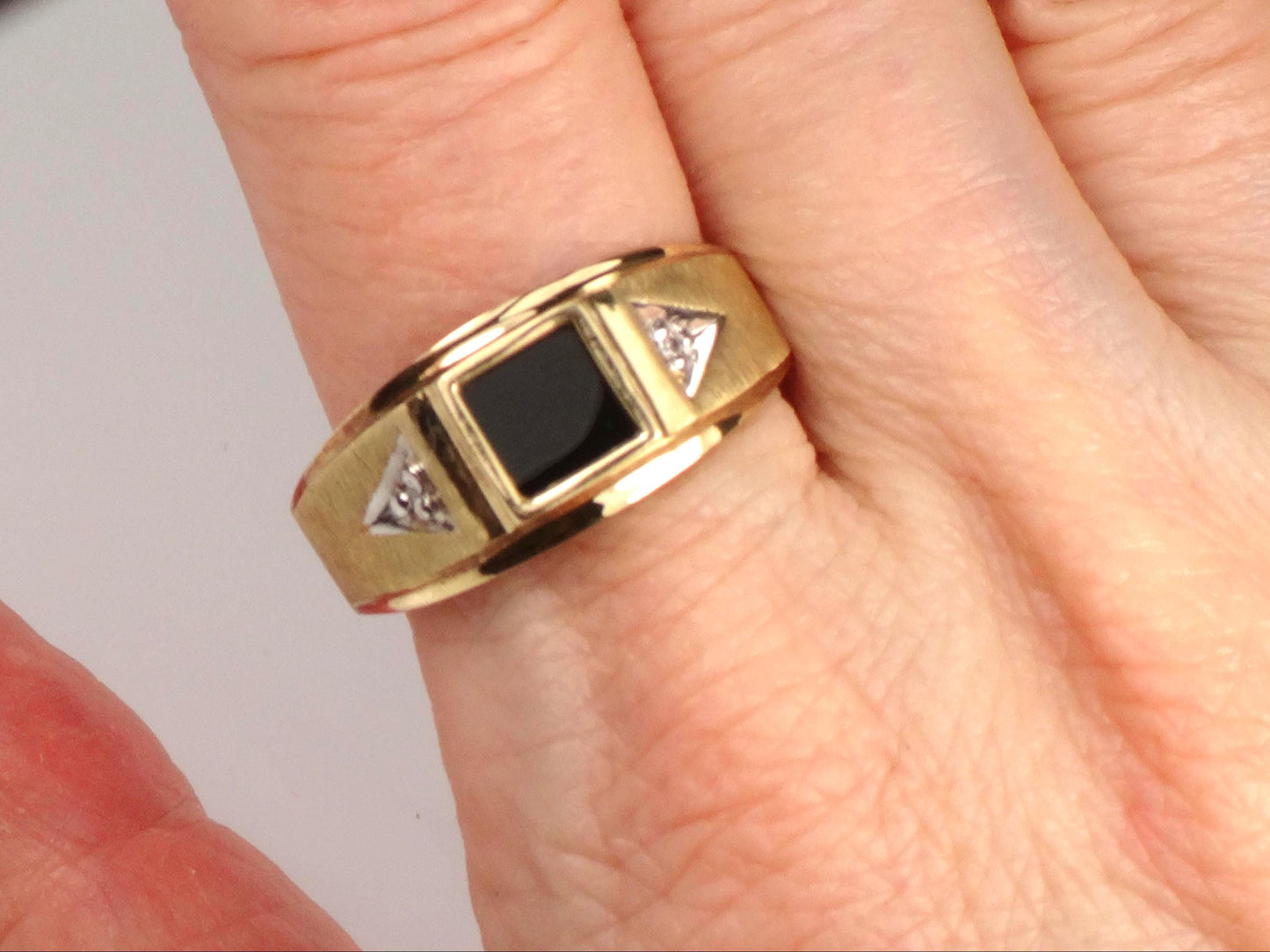 Vintage Men's 10k Yellow Gold Onyx Diamond Ring, Size 10
