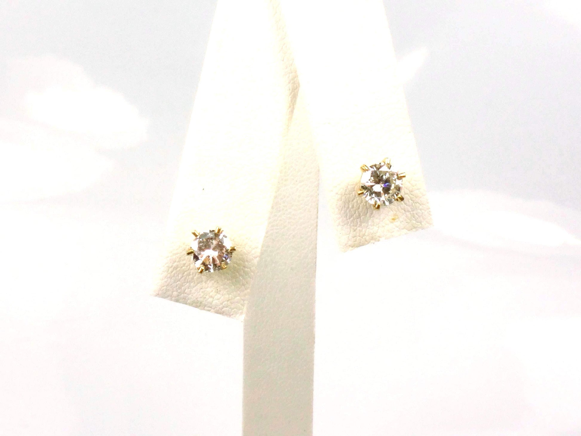 Vintage 14k Yellow Gold Natural Diamond Stud Earrings, .75 TDW