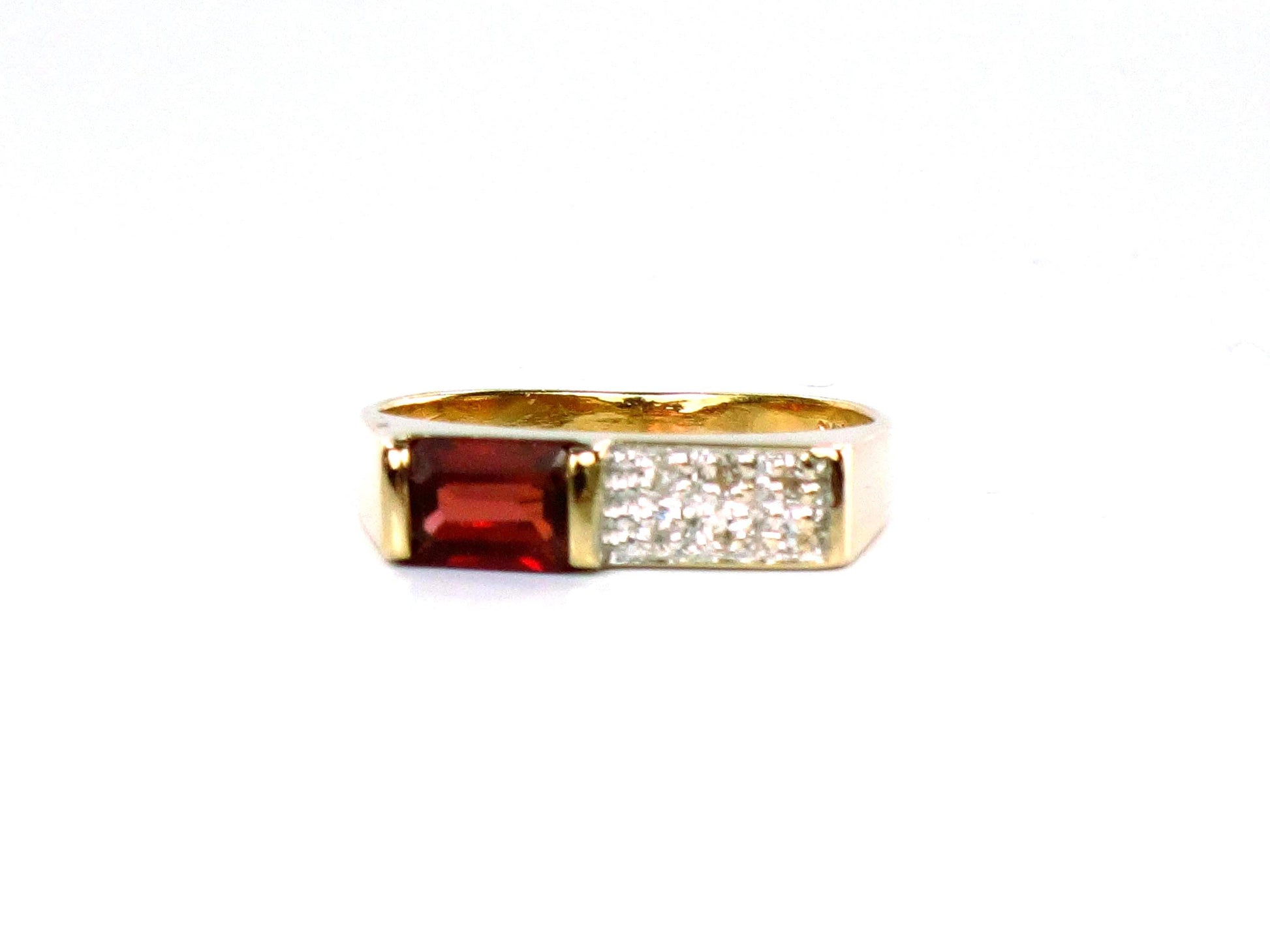 Vintage 14k Yellow Gold Garnet & Diamond Ring - 1970s Size 4.5