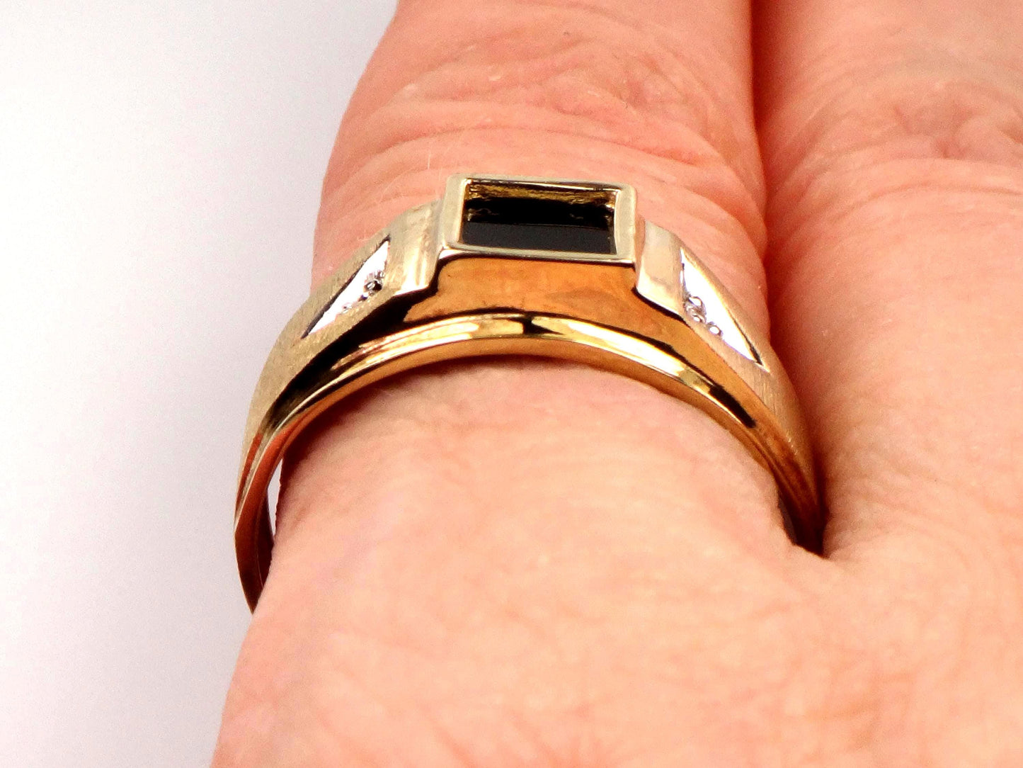 Vintage Men's 10k Yellow Gold Onyx Diamond Ring, Size 10