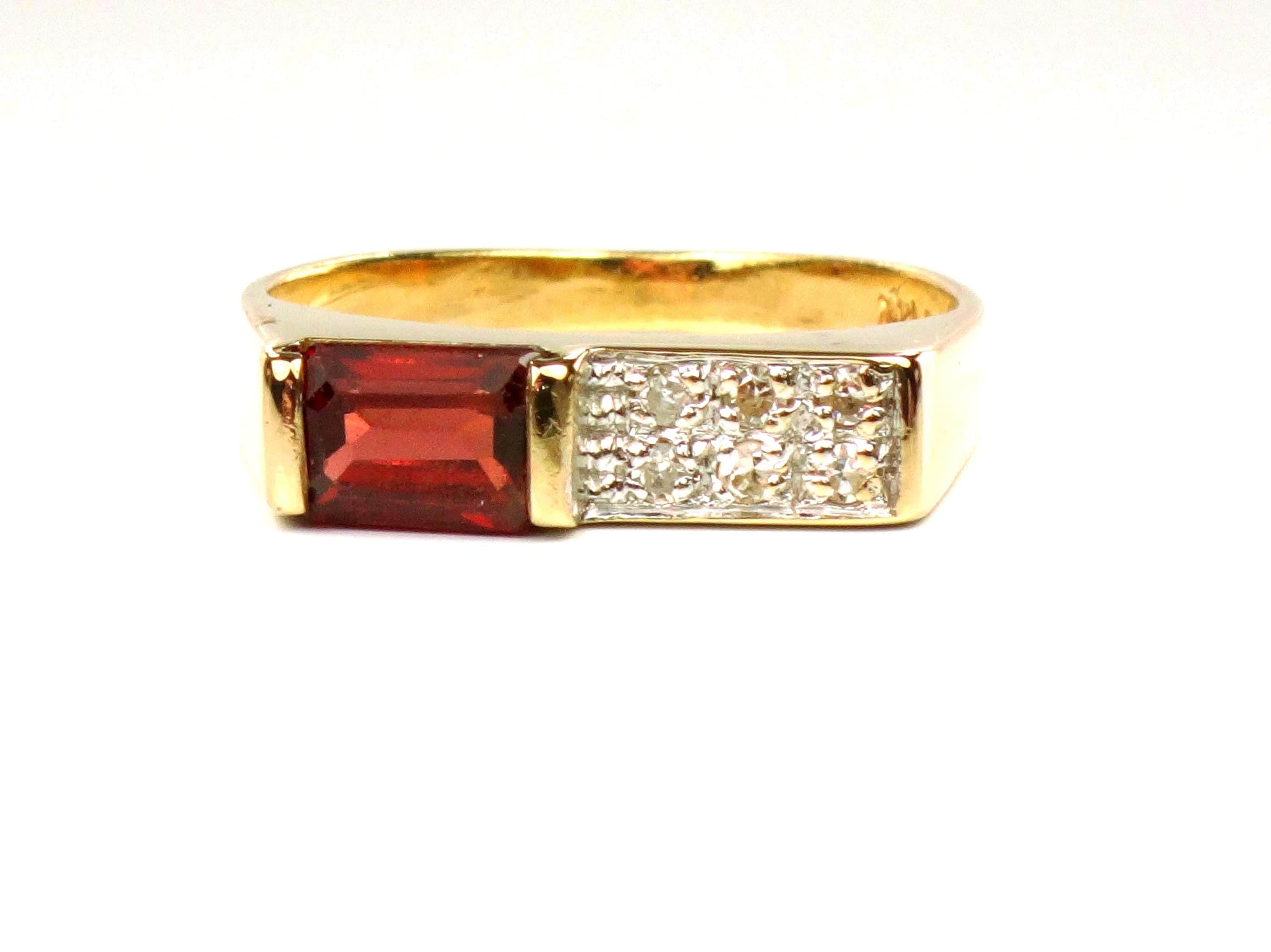 Vintage 14k Yellow Gold Garnet & Diamond Ring - 1970s Size 4.5