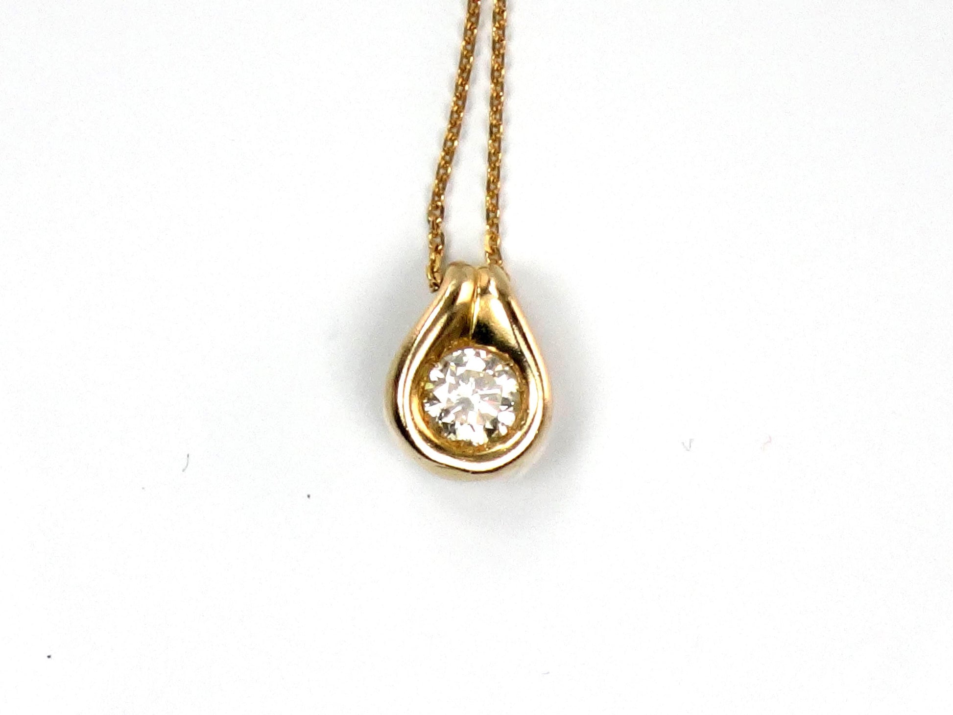 Vintage Yellow Gold Round Diamond Drop Pendant Necklace 18"