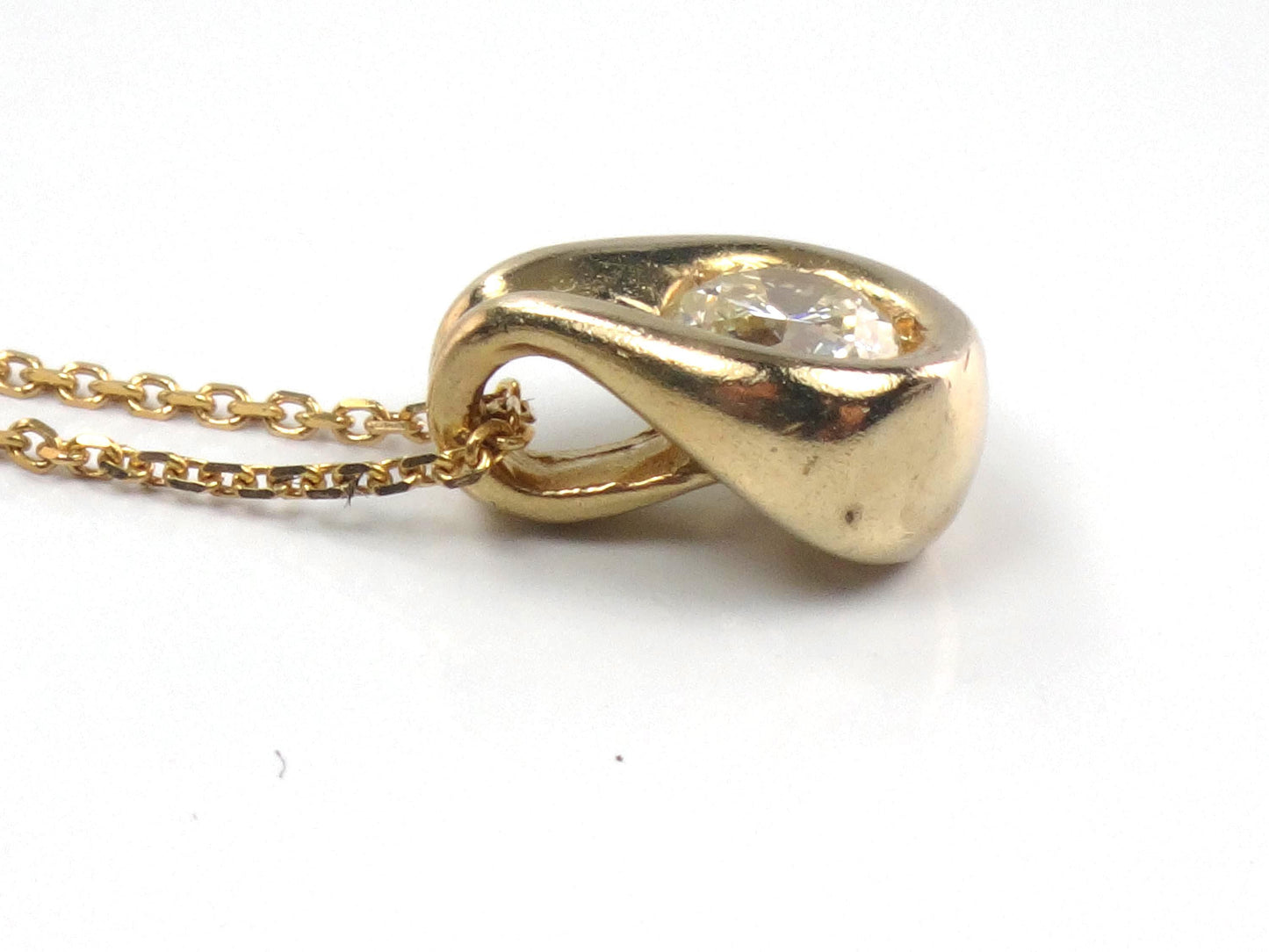 Vintage Yellow Gold Round Diamond Drop Pendant Necklace 18"