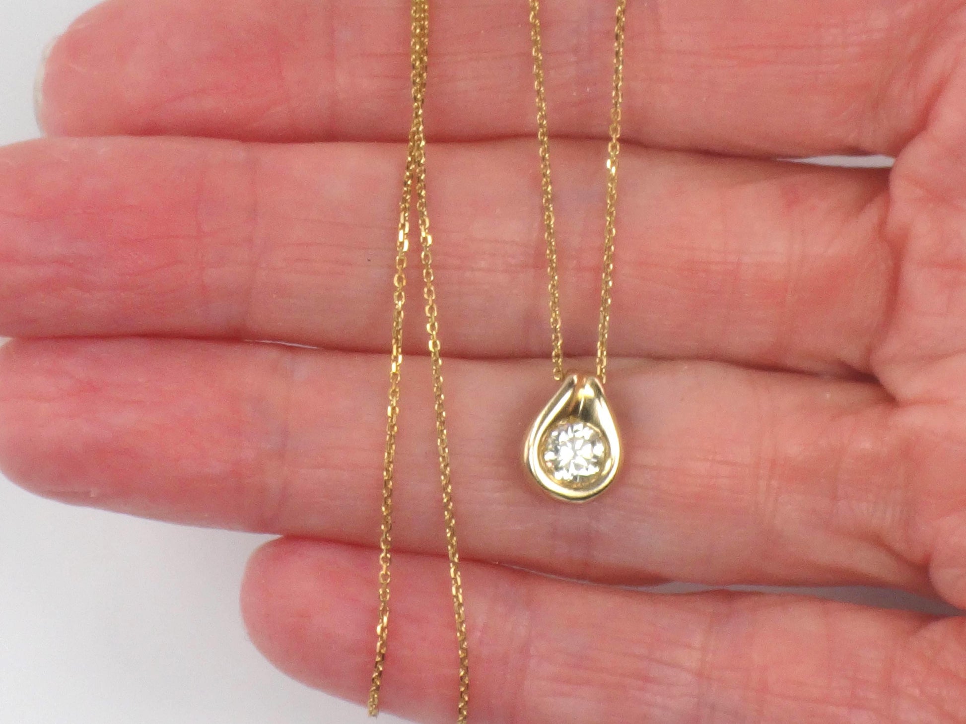 Vintage Yellow Gold Round Diamond Drop Pendant Necklace 18"