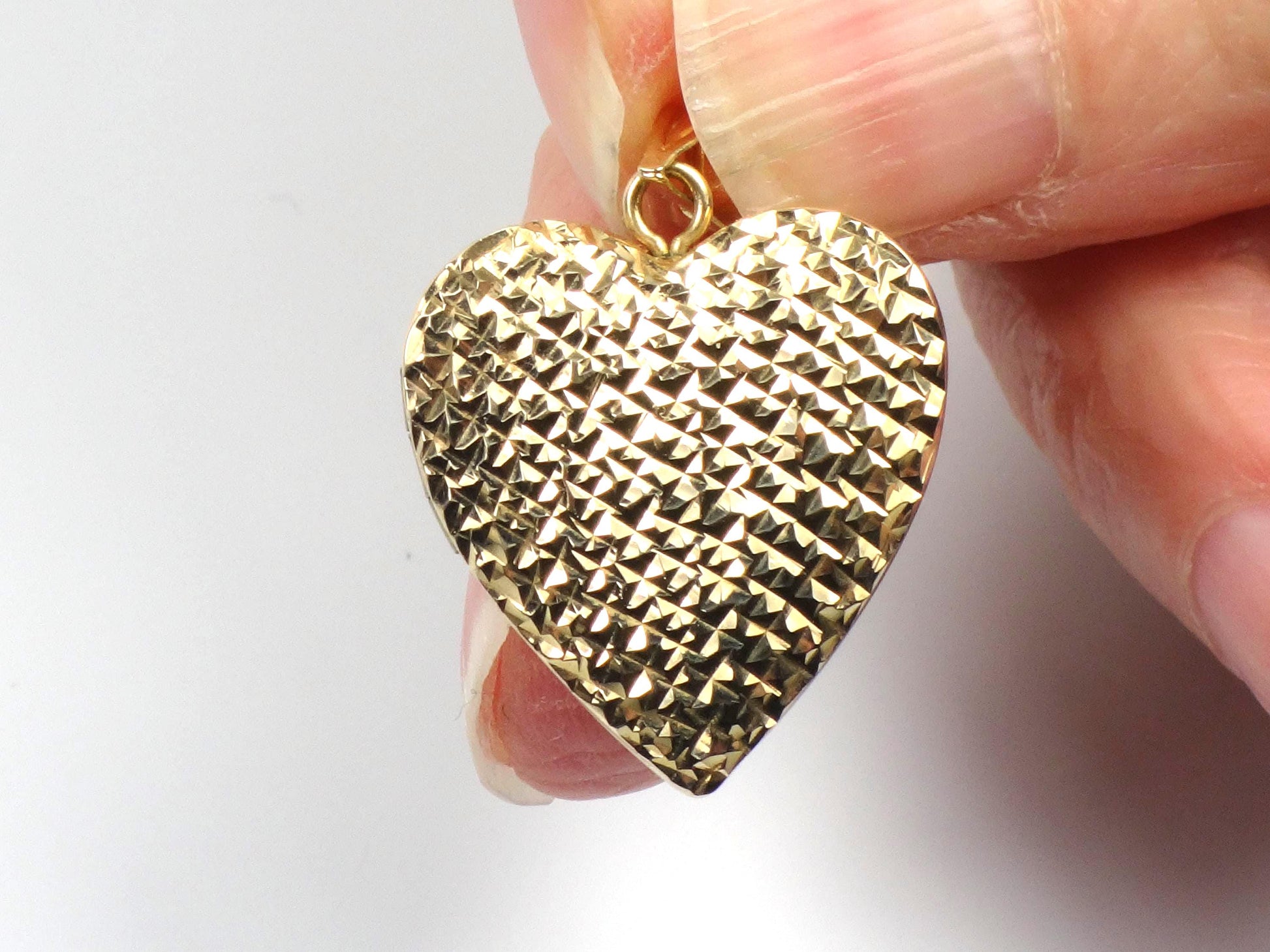 Vintage 14k Yellow Gold Puffed Heart Locket Pendant with Diamond Cut Design