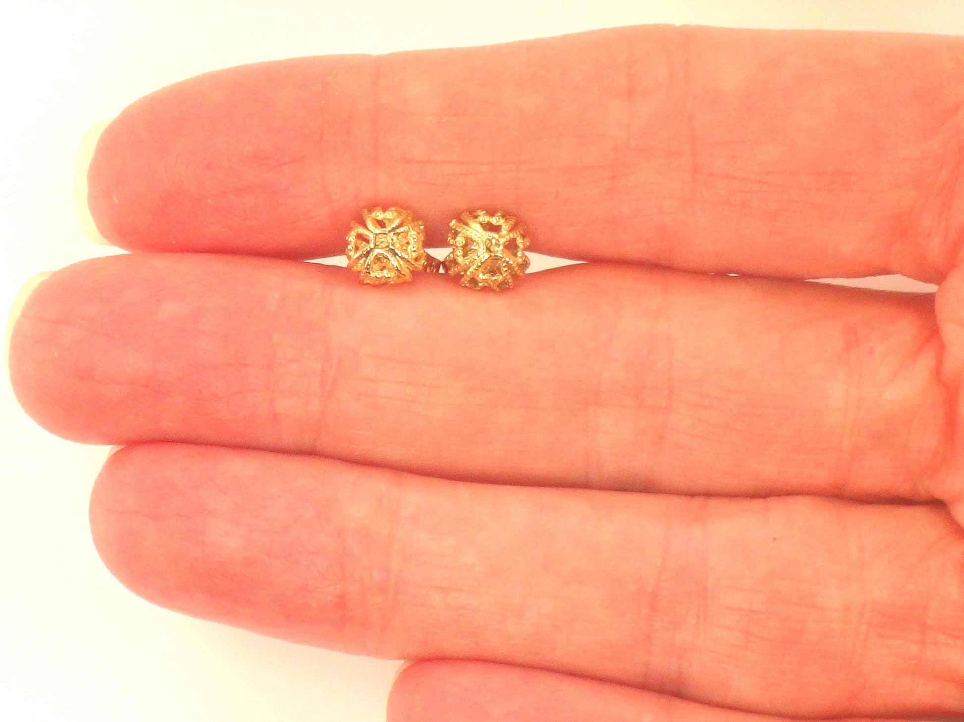 Vintage 14k Yellow Gold Ball Stud Earrings: Fancy Style, 7.6 MM