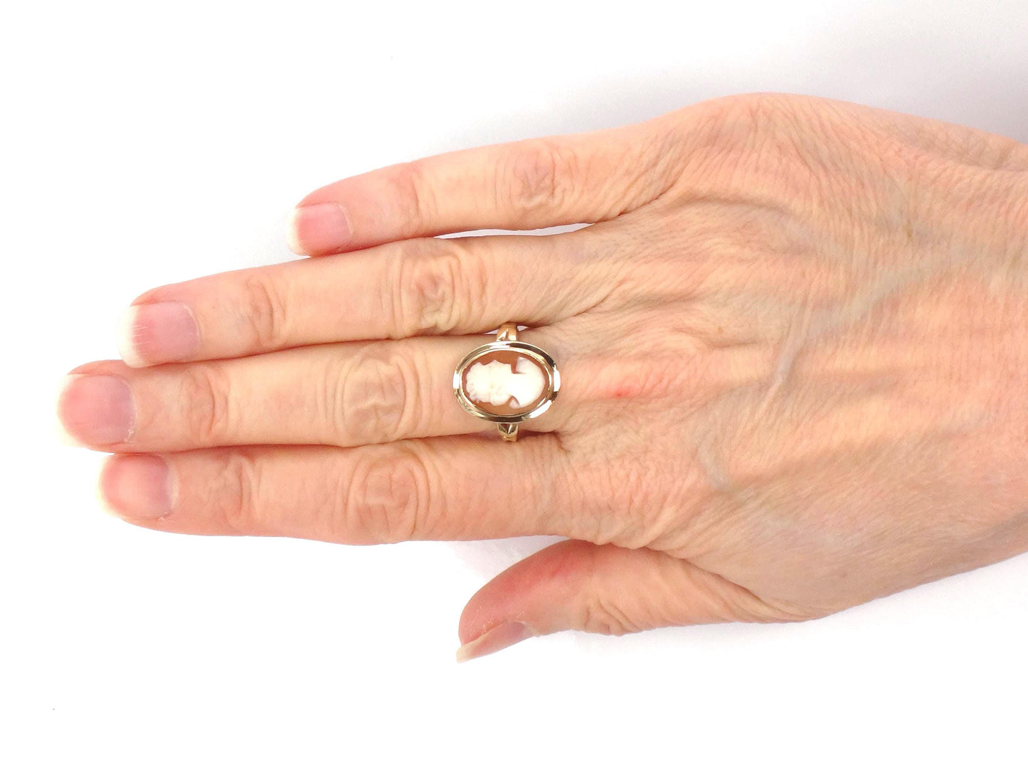 Vintage 10k Yellow Gold Cameo Ring: 1960's Oval Carved Shell, Size 6.25