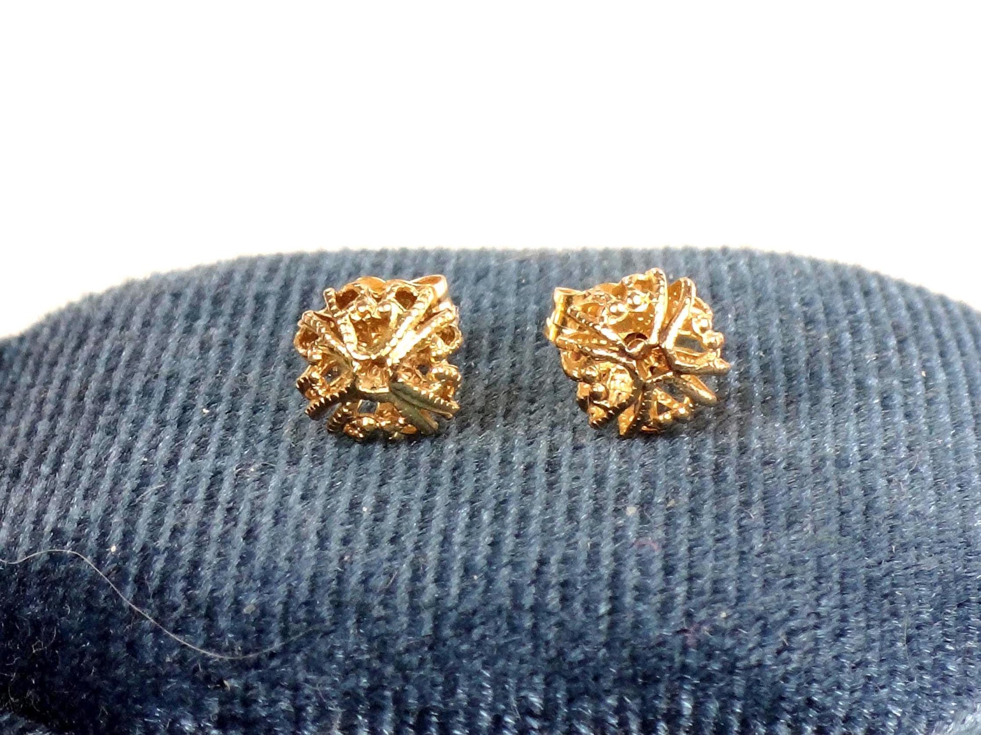 Vintage 14k Yellow Gold Ball Stud Earrings: Fancy Style, 7.6 MM