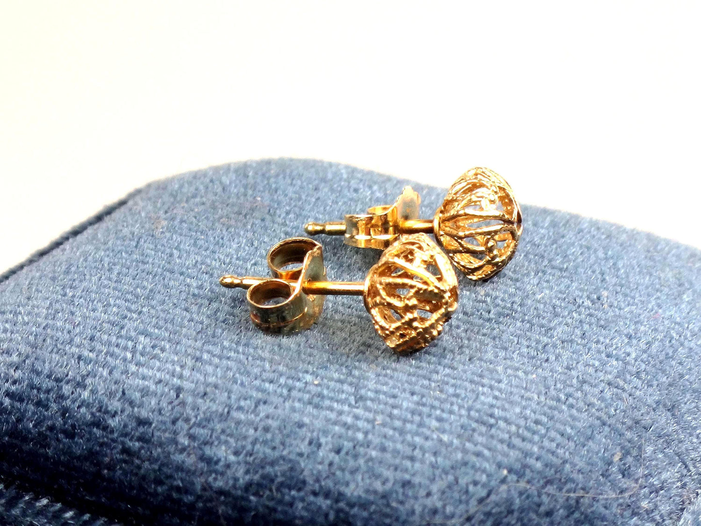 Vintage 14k Yellow Gold Ball Stud Earrings: Fancy Style, 7.6 MM
