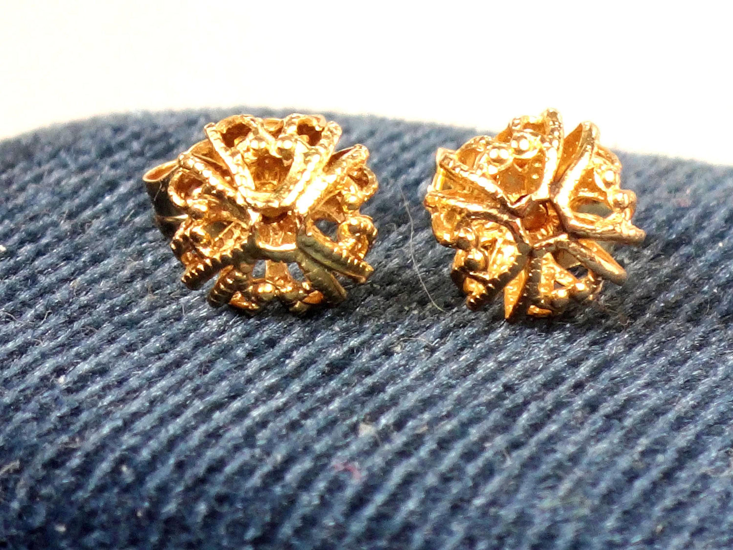 Vintage 14k Yellow Gold Ball Stud Earrings: Fancy Style, 7.6 MM