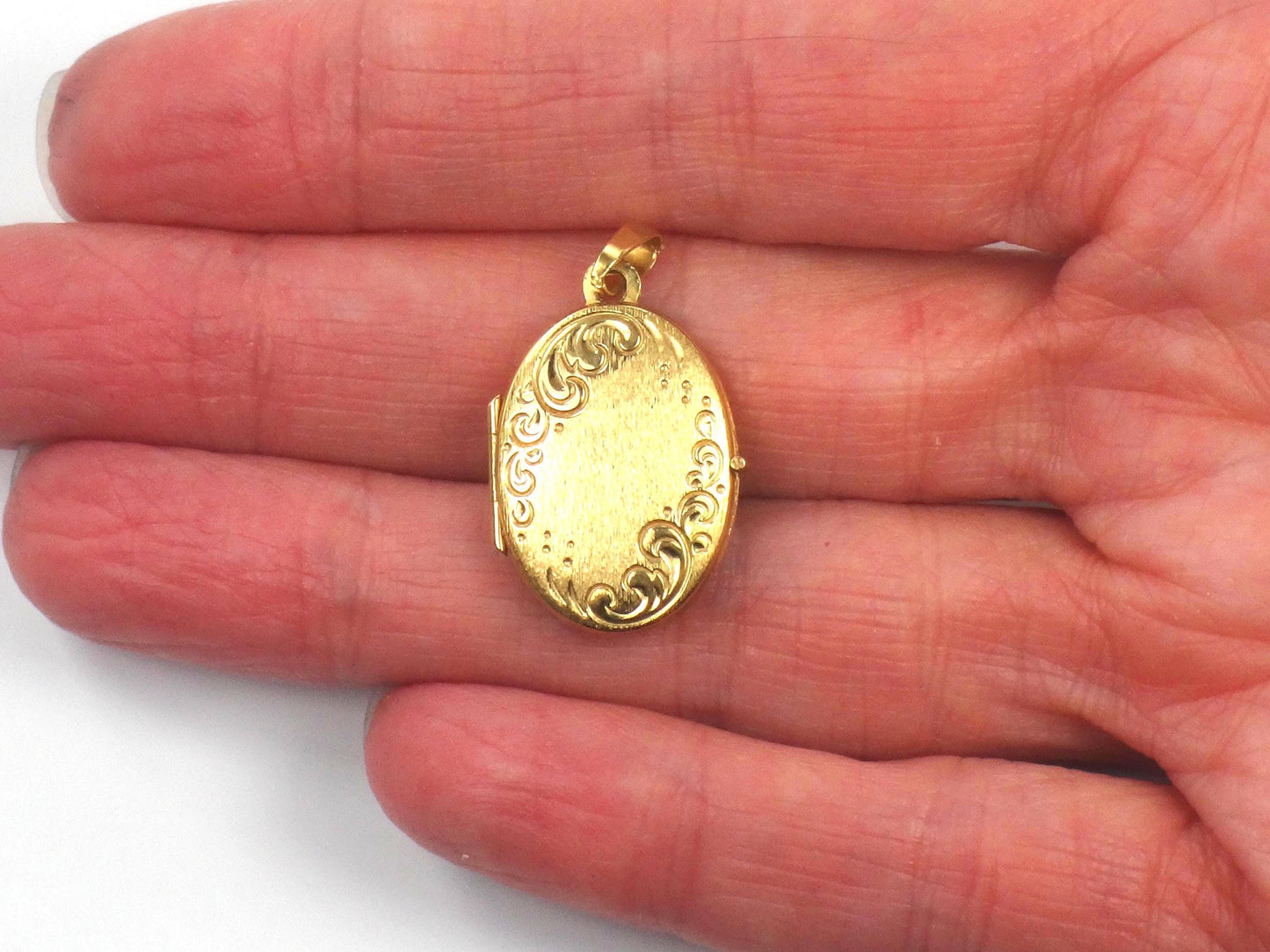 Vintage Art Nouveau Style Gold Locket, 19.2k Portuguese Oval Floral Pendant