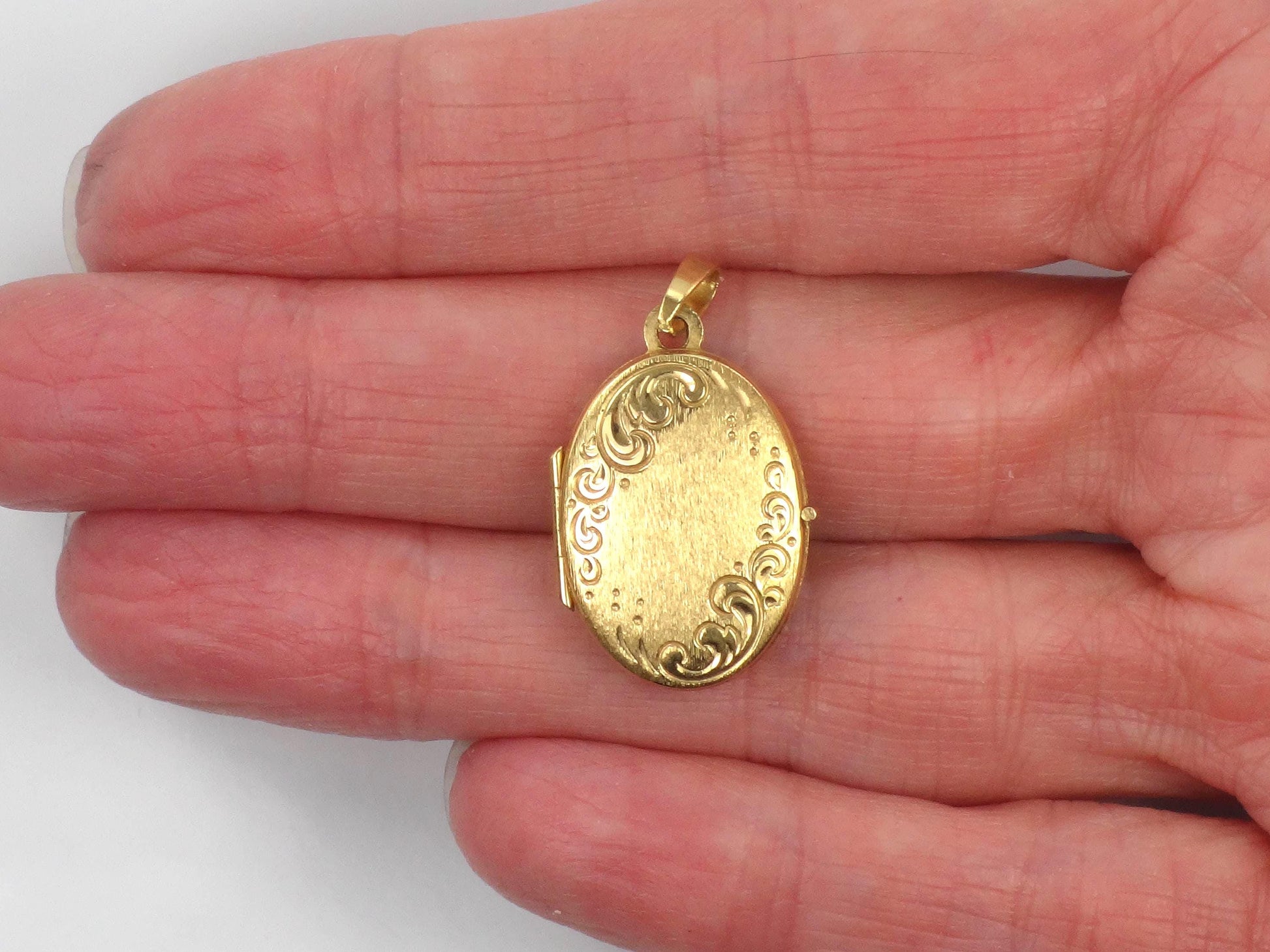Vintage Art Nouveau Style Gold Locket, 19.2k Portuguese Oval Floral Pendant