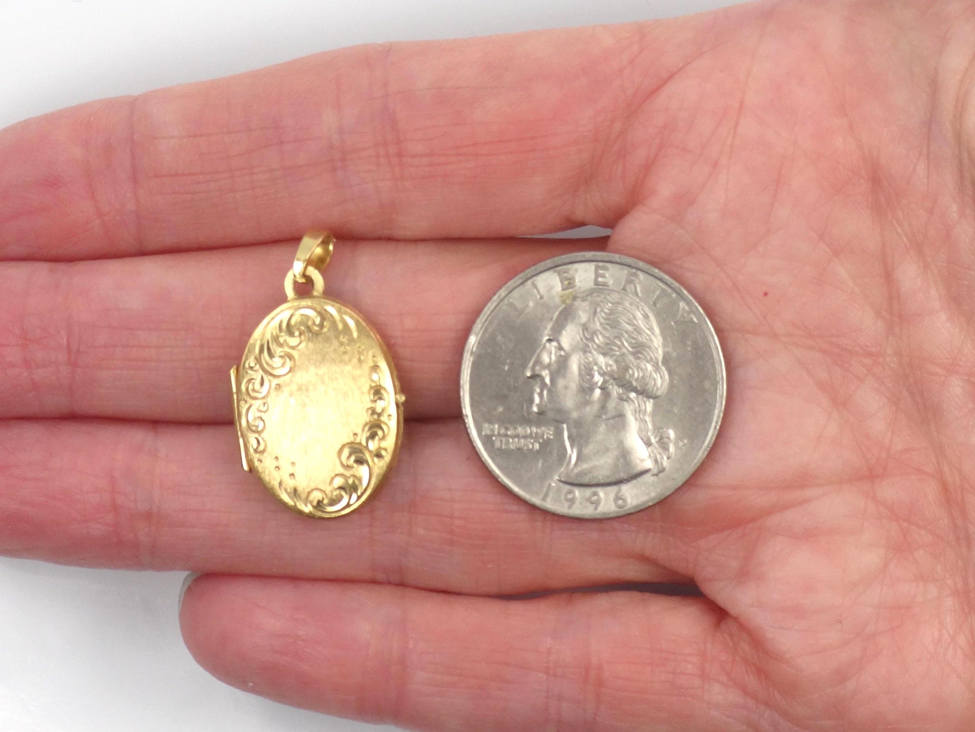 Vintage Art Nouveau Style Gold Locket, 19.2k Portuguese Oval Floral Pendant