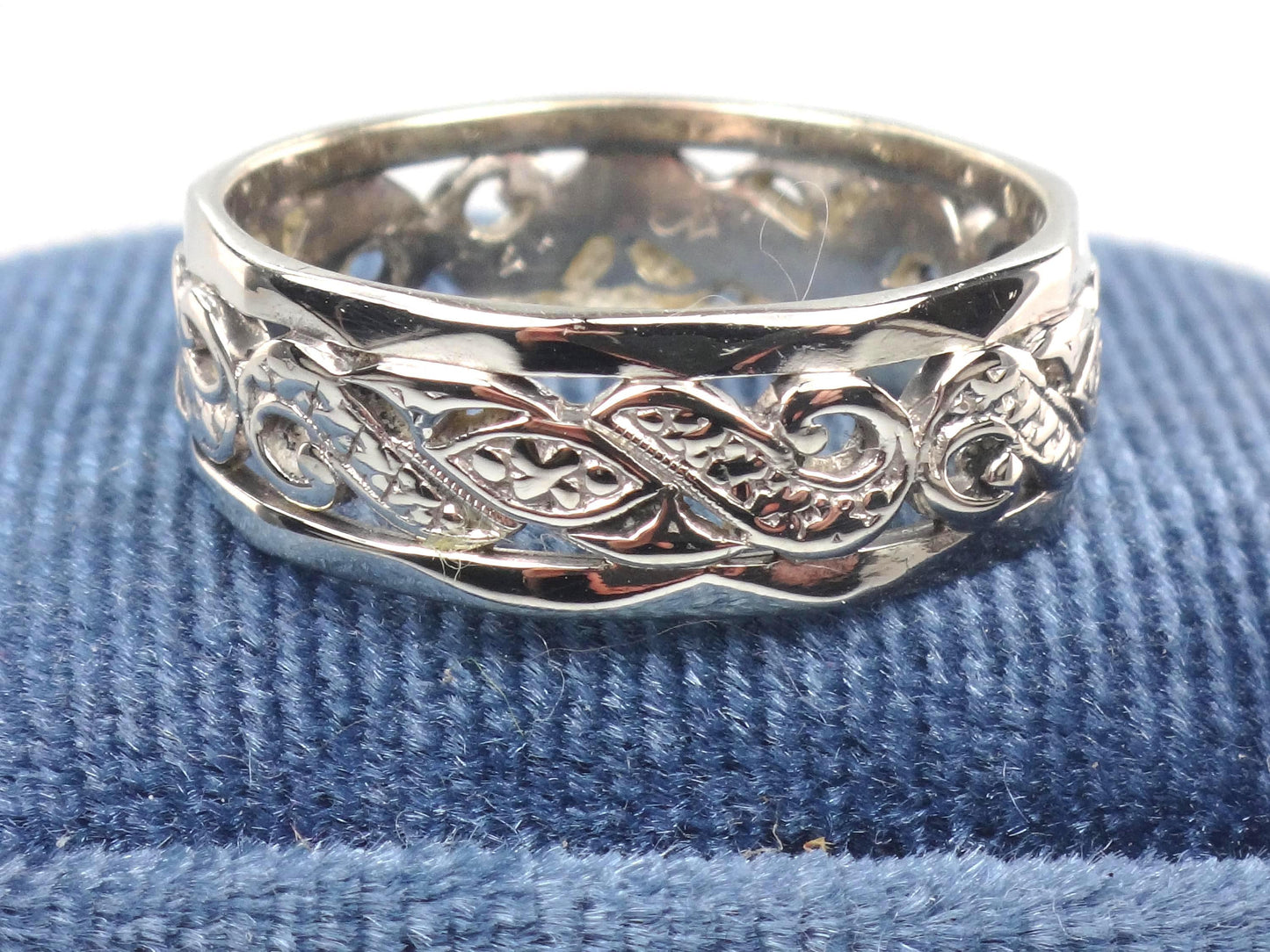 Vintage 14k White Gold Orange Blossom Wedding Band: 1940s, Floral Cutout Stacking Ring, Size 8.5