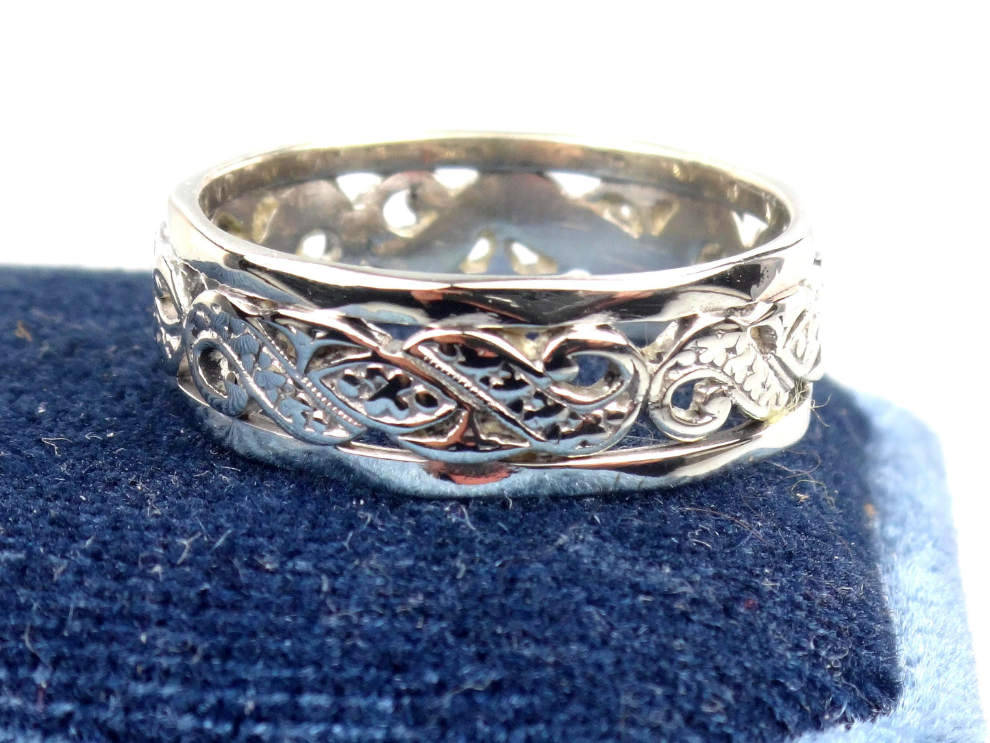 Vintage 14k White Gold Orange Blossom Wedding Band: 1940s, Floral Cutout Stacking Ring, Size 8.5