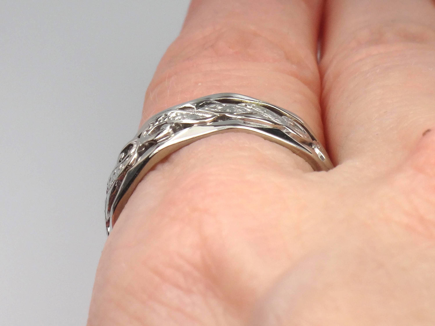 Vintage 14k White Gold Orange Blossom Wedding Band: 1940s, Floral Cutout Stacking Ring, Size 8.5