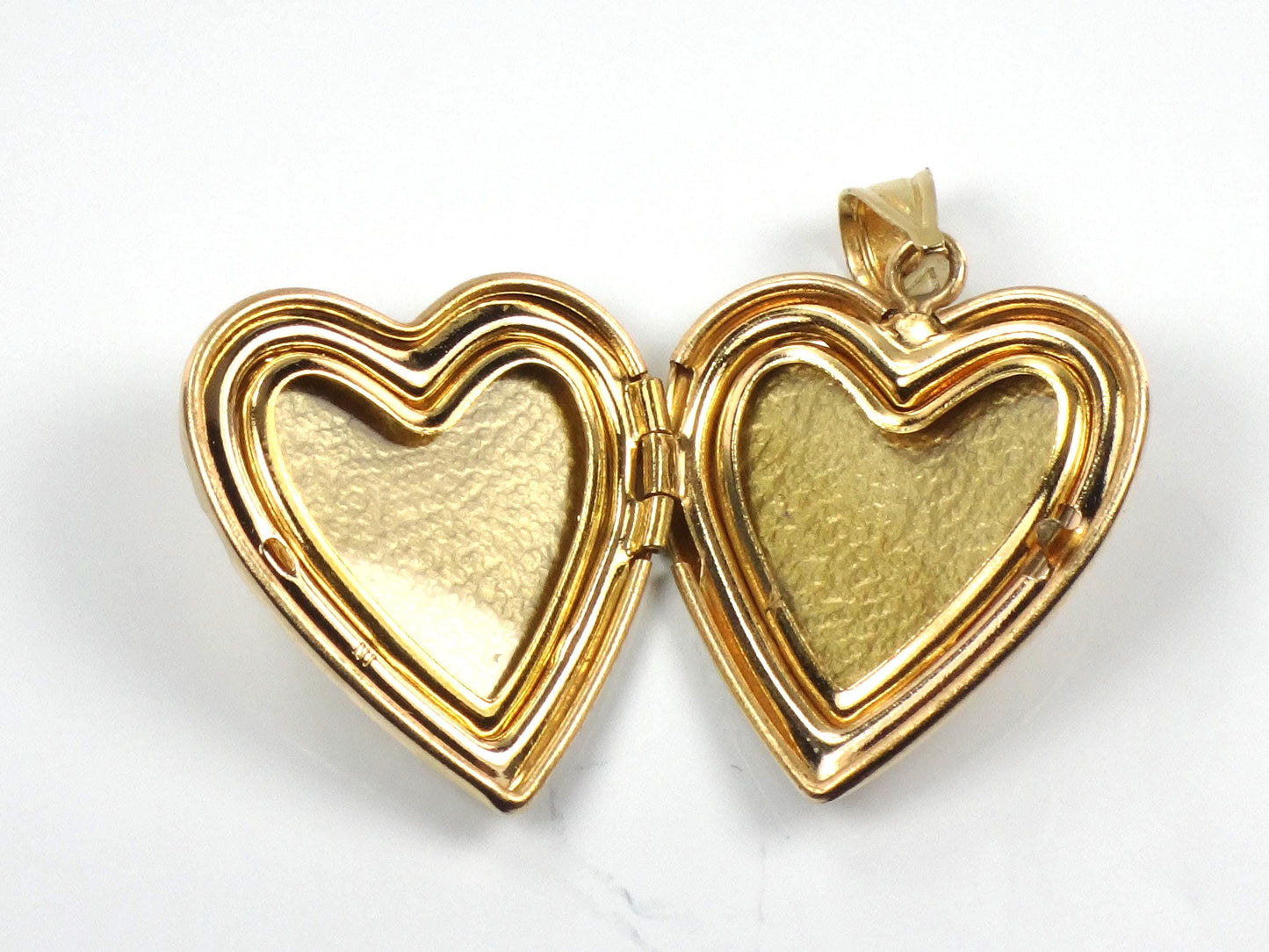 Vintage 14k Yellow Gold Puffed Heart Locket Pendant with Diamond Cut Design