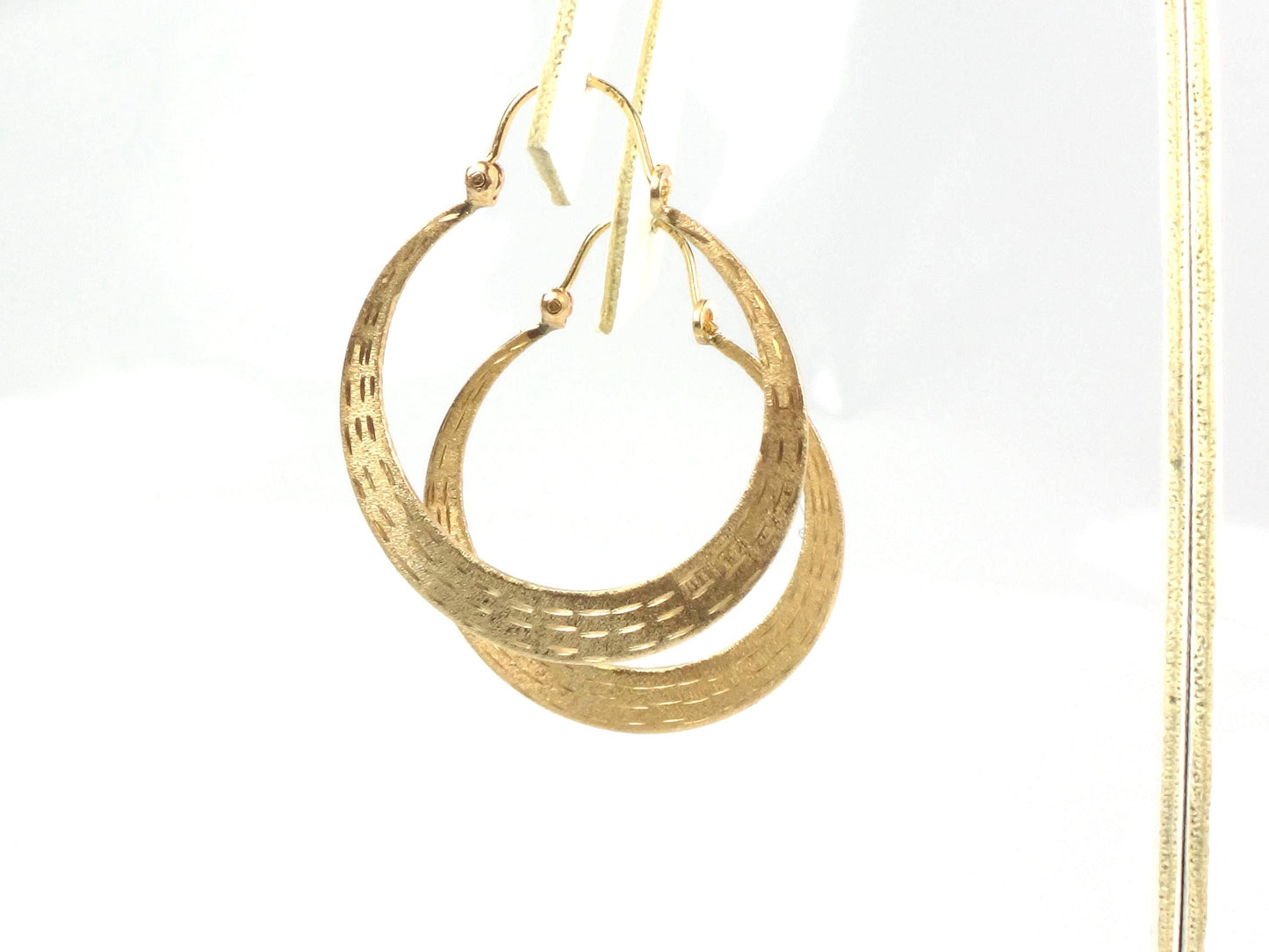 Vintage 14k Yellow Gold Round Hoop Earrings, 1 1/8" Diamond Cut Flat Solid Hoops