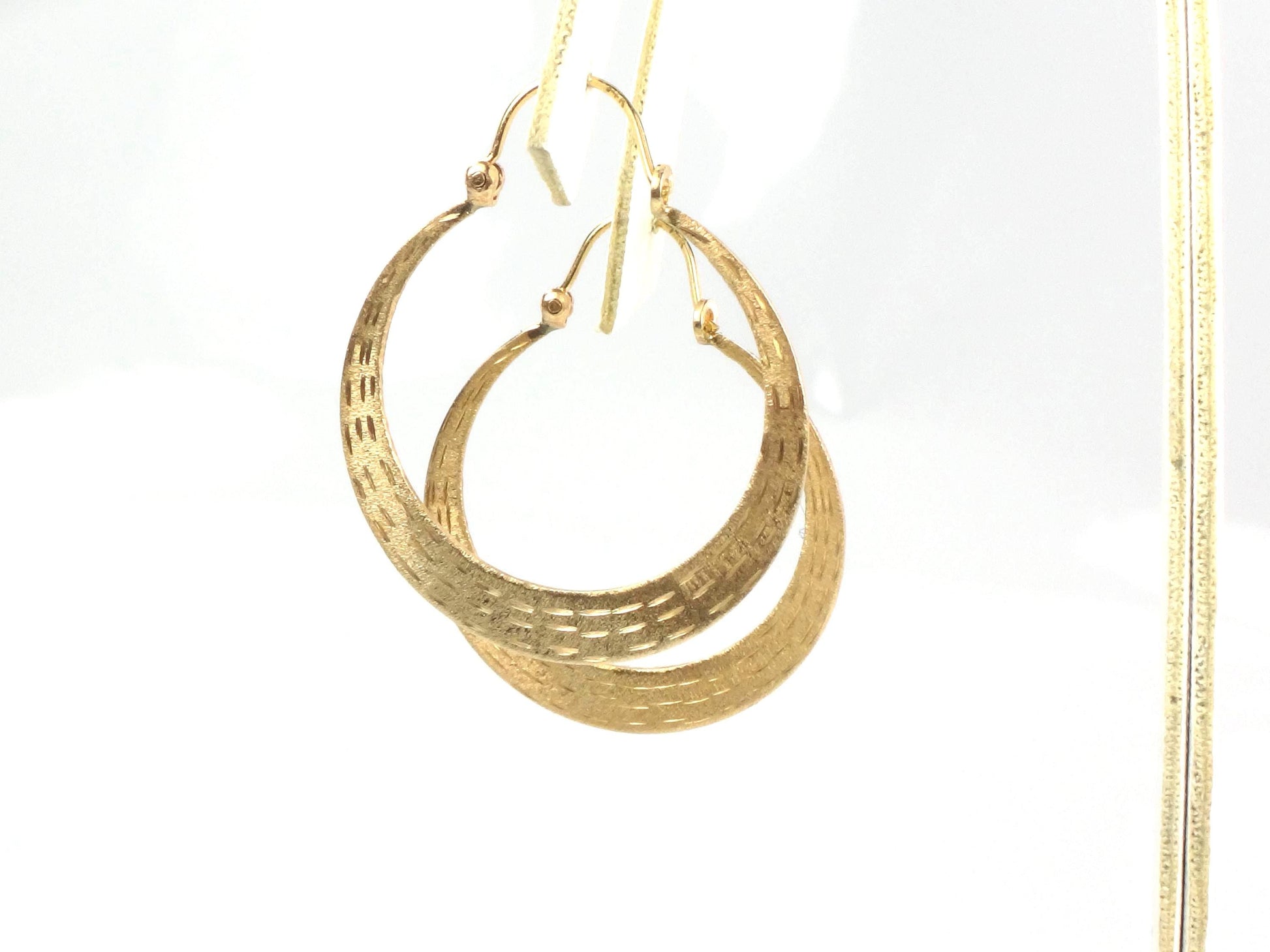 Vintage 14k Yellow Gold Round Hoop Earrings, 1 1/8" Diamond Cut Flat Solid Hoops