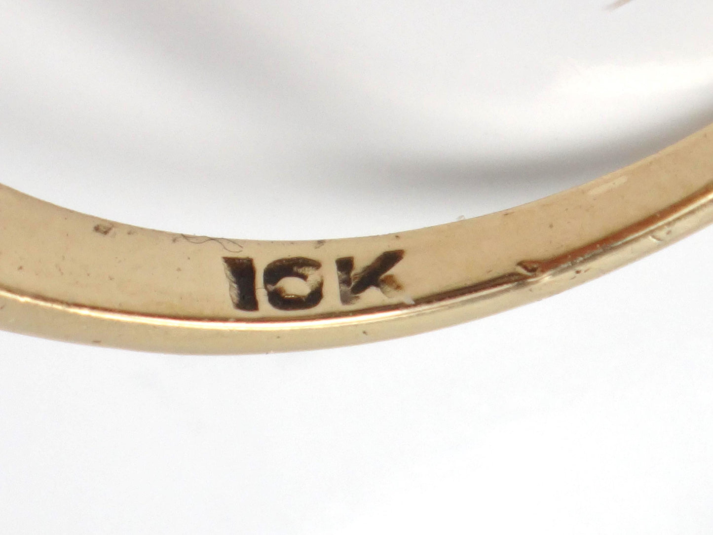 Vintage 10k Yellow Gold Cameo Ring: 1960's Oval Carved Shell, Size 6.25