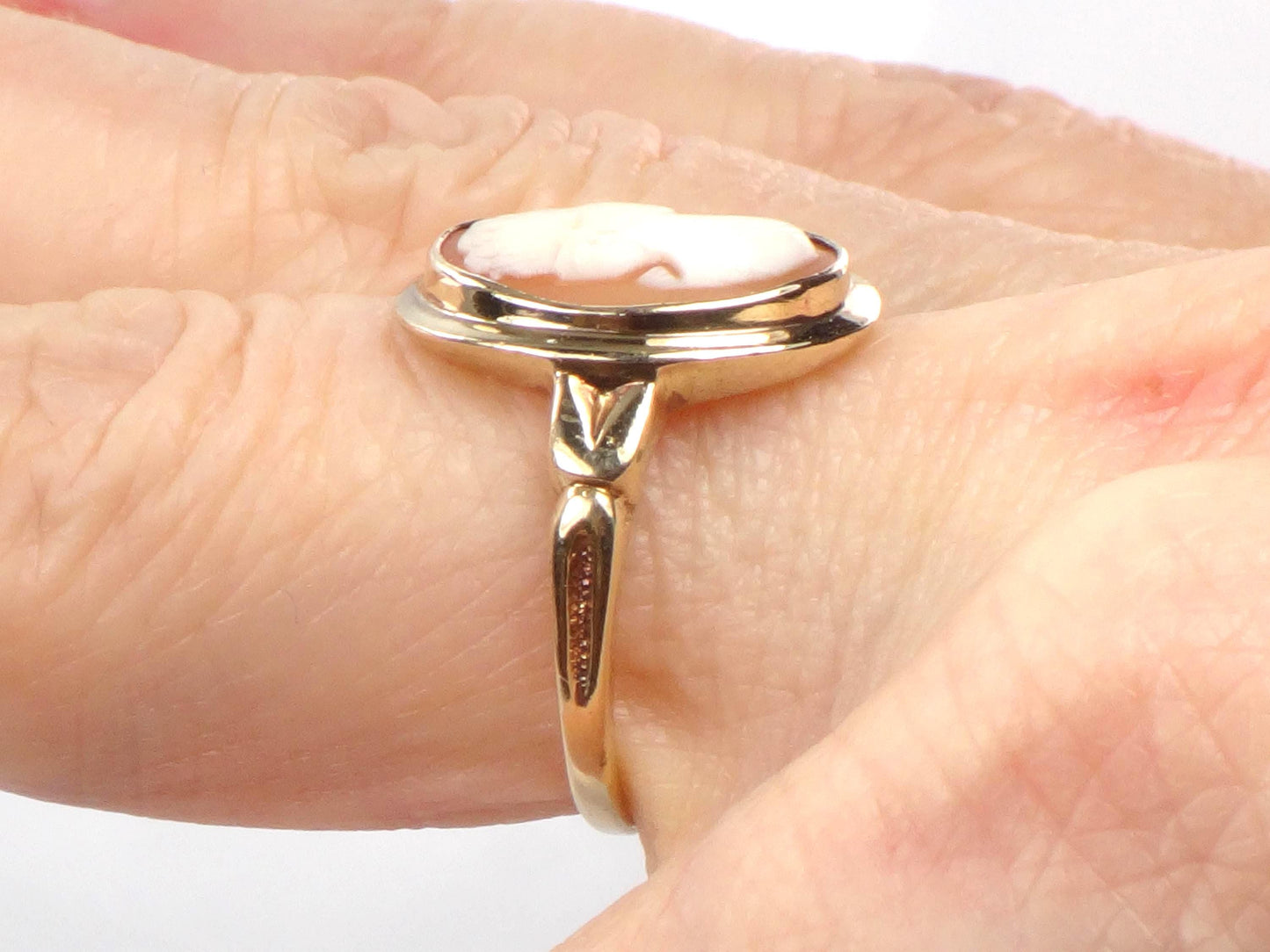 Vintage 10k Yellow Gold Cameo Ring: 1960's Oval Carved Shell, Size 6.25