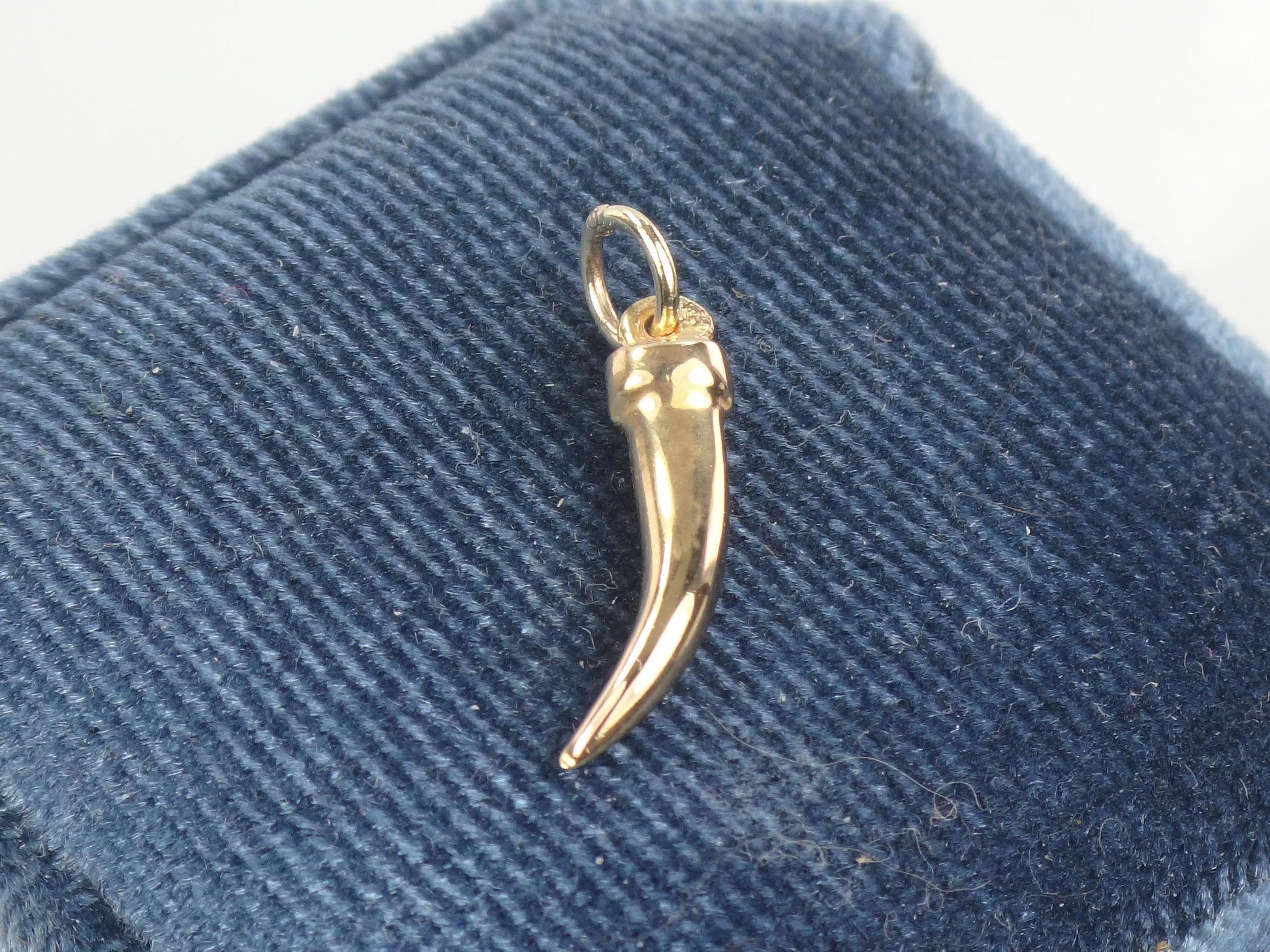 Vintage Yellow Gold Italian Horn Pendant, Good Luck Charm, Cornicello Amulet Talisman, Portugal 19.2k Jewelry
