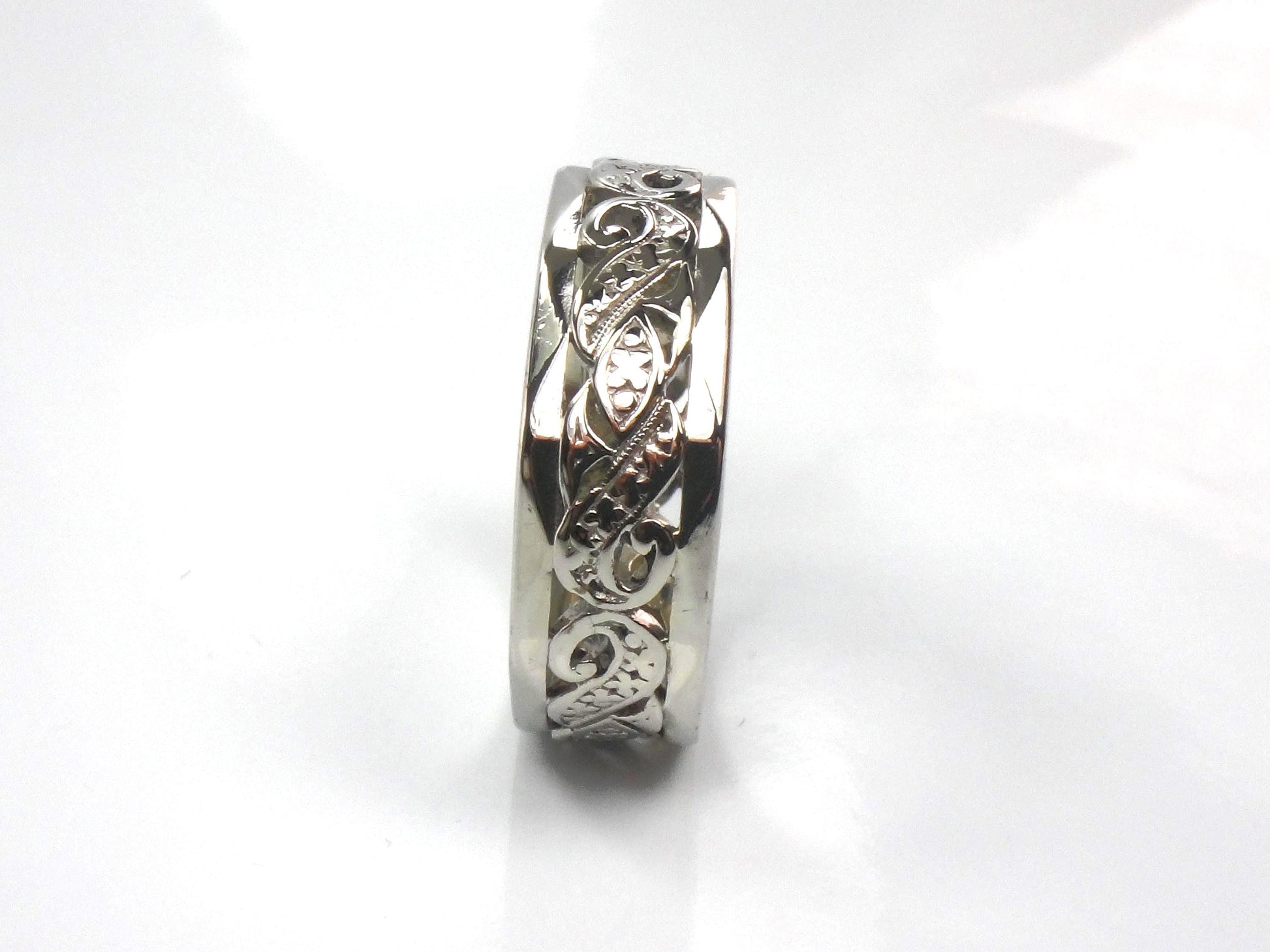 Vintage 14k White Gold Orange Blossom Wedding Band: 1940s, Floral Cutout Stacking Ring, Size 8.5