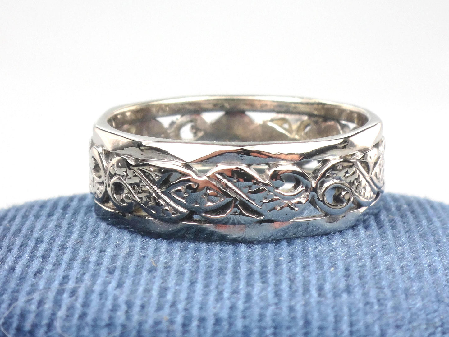 Vintage 14k White Gold Orange Blossom Wedding Band: 1940s, Floral Cutout Stacking Ring, Size 8.5