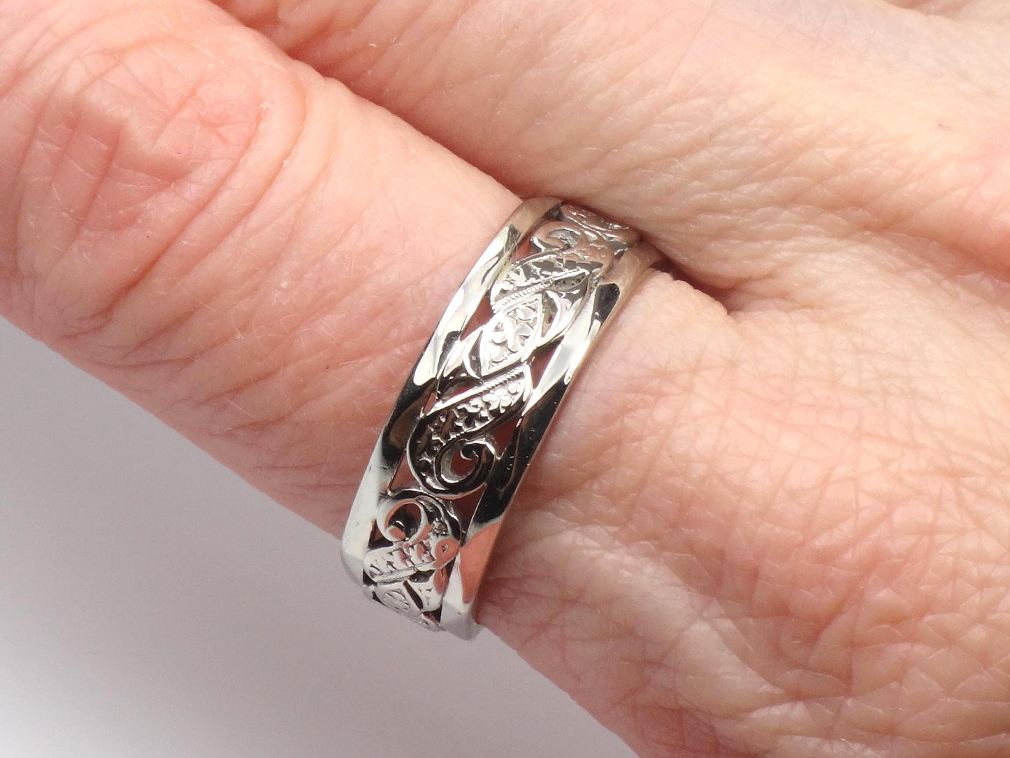 Vintage 14k White Gold Orange Blossom Wedding Band: 1940s, Floral Cutout Stacking Ring, Size 8.5