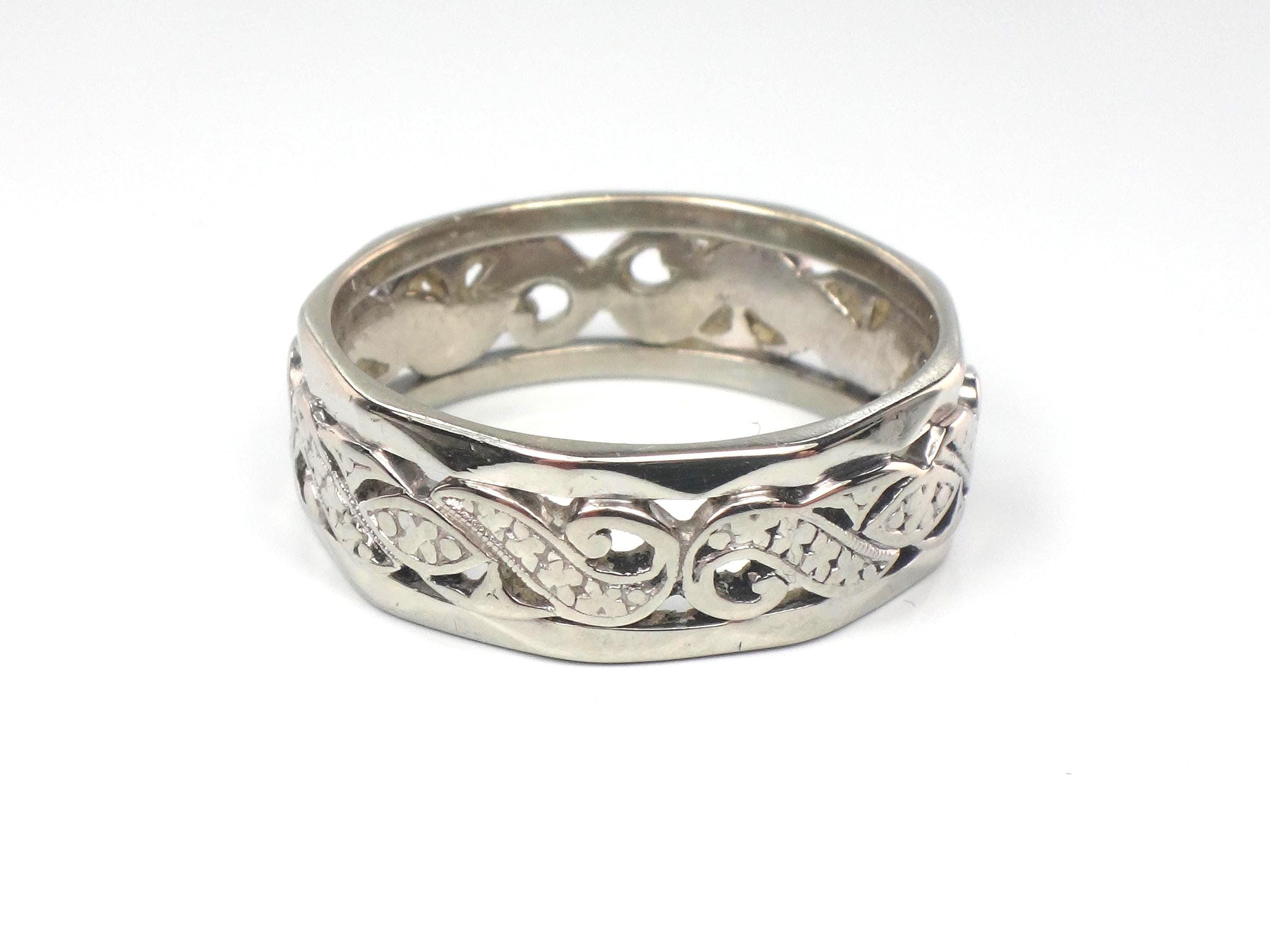 Vintage 14k White Gold Orange Blossom Wedding Band: 1940s, Floral Cutout Stacking Ring, Size 8.5