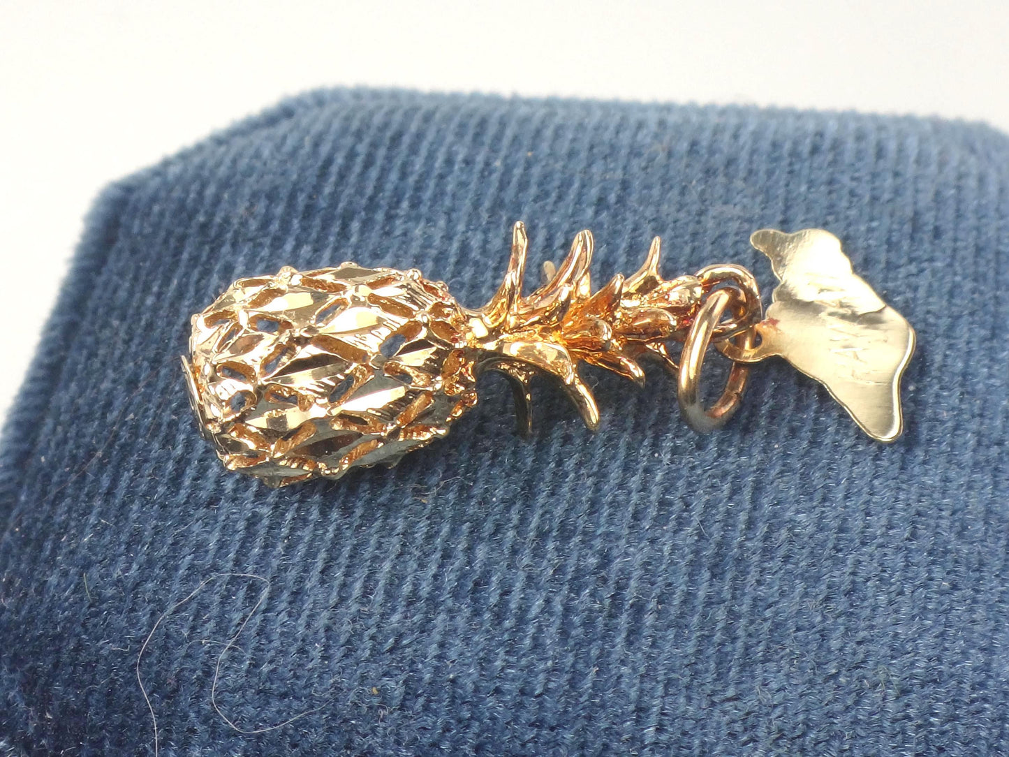 Vintage 14k Yellow Gold Pineapple Pendant: Crea Hawaii Souvenir Charm