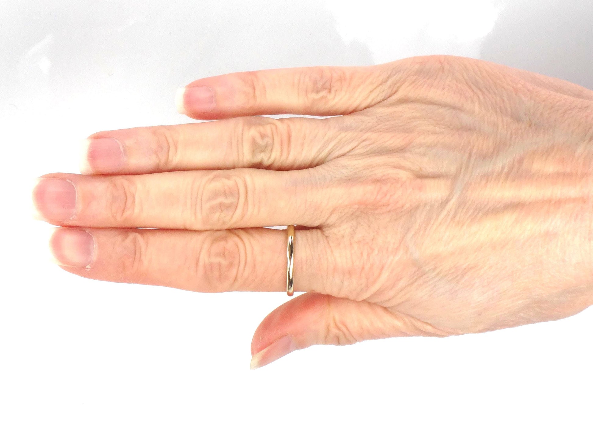 Vintage 14k Yellow Gold ArtCarved Wood Wedding Band, Thin 1.9 MM Stacking Ring, Size 9