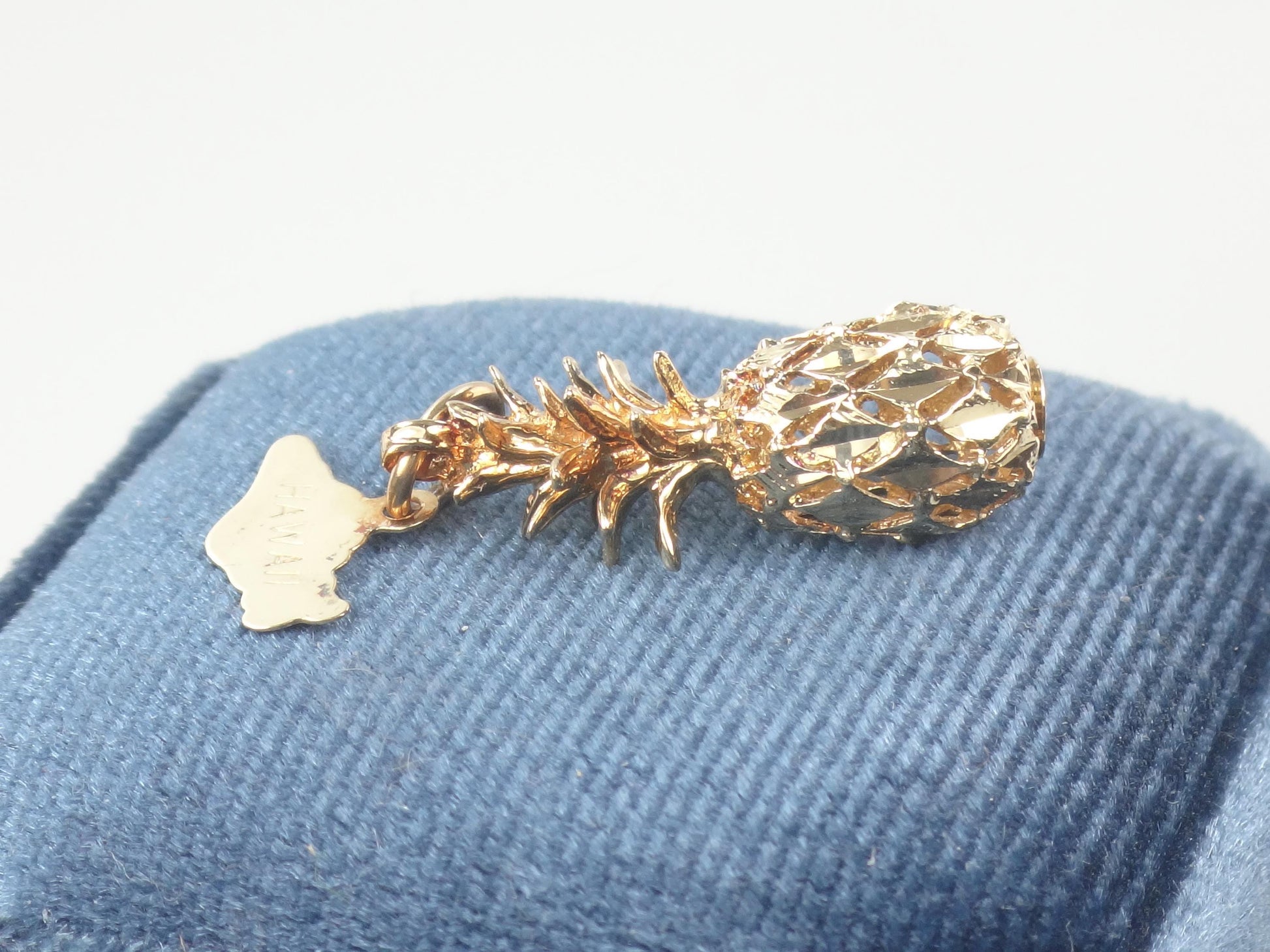 Vintage 14k Yellow Gold Pineapple Pendant: Crea Hawaii Souvenir Charm