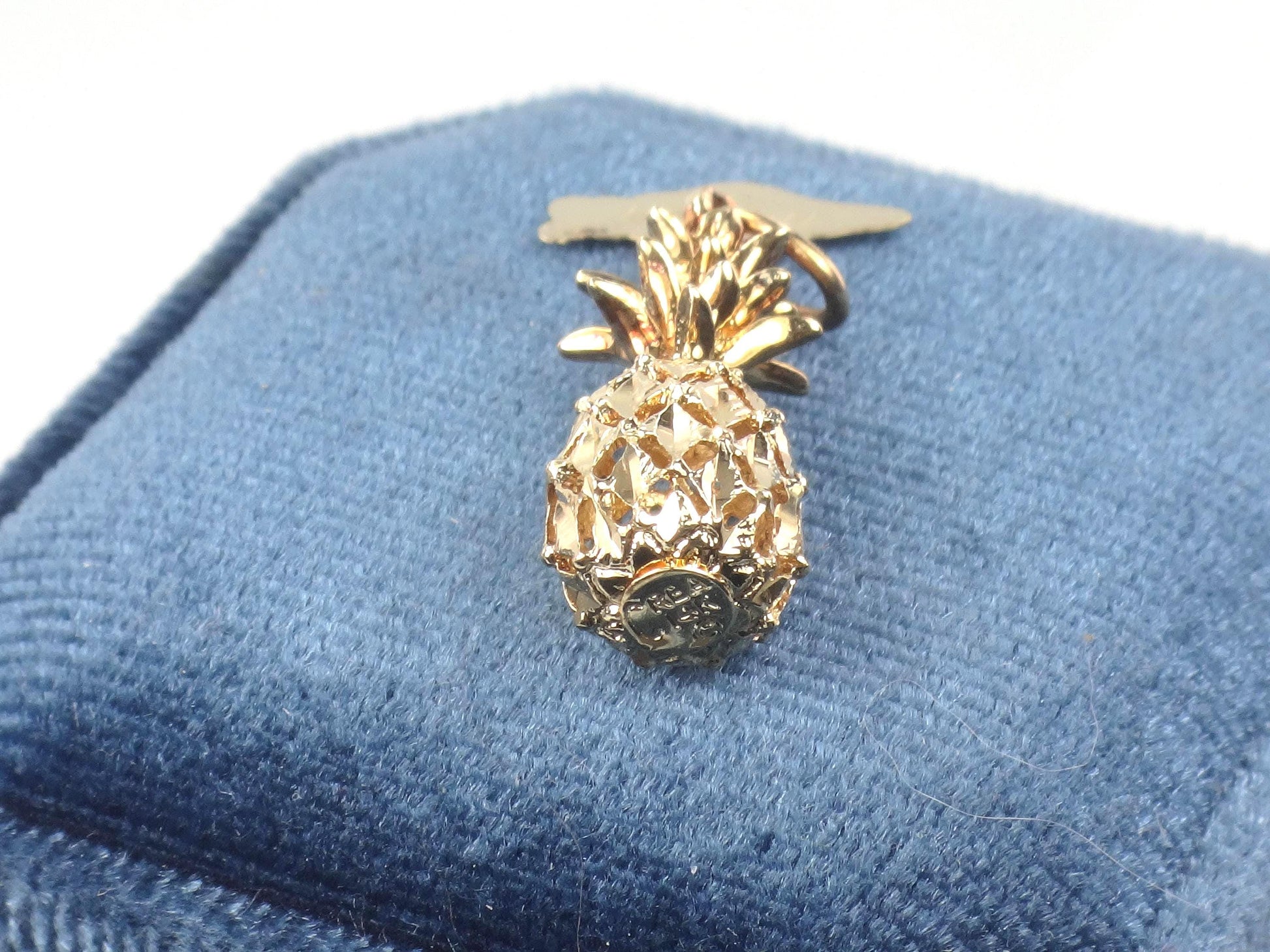 Vintage 14k Yellow Gold Pineapple Pendant: Crea Hawaii Souvenir Charm